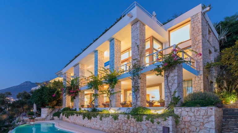 Front view of Villa Gunbatimi, villa holidays in Kalkan, Turkey