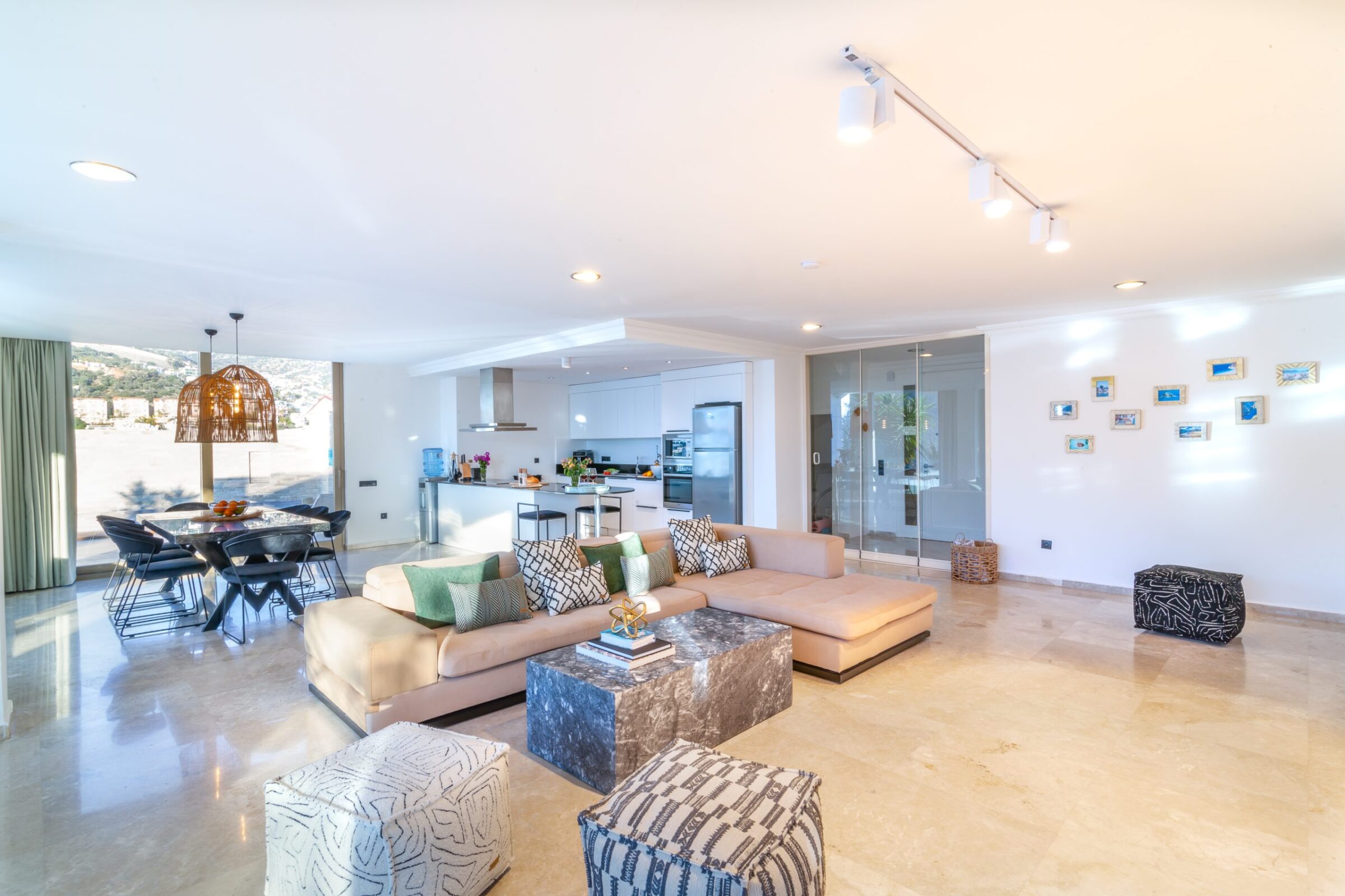 Open-planned kitchen and lounge in Villa Moonshine, villa holiday in Kalkan, Turkey