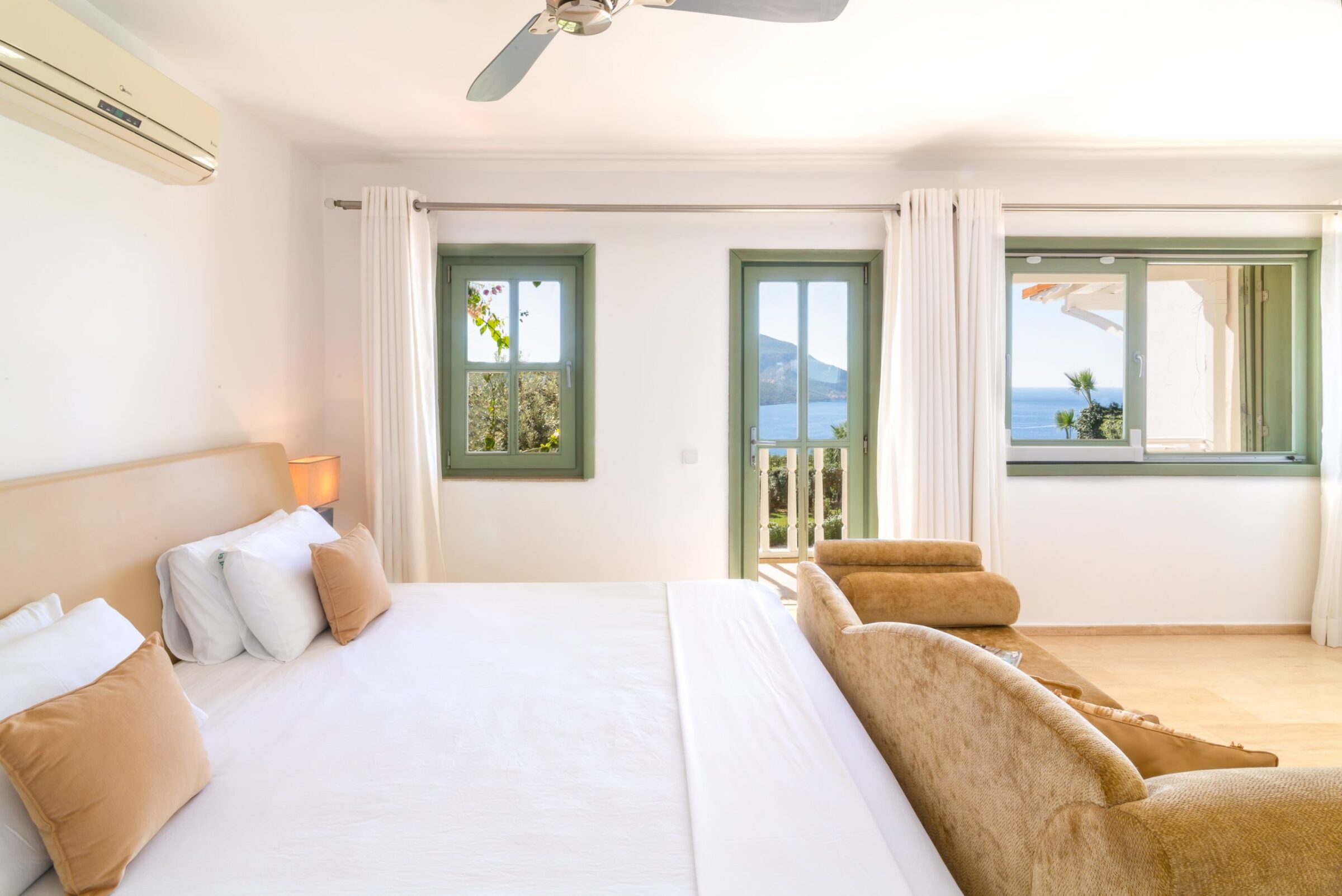 Luxury villa holiday in Turkey at villa Yesil Ev—double bedroom