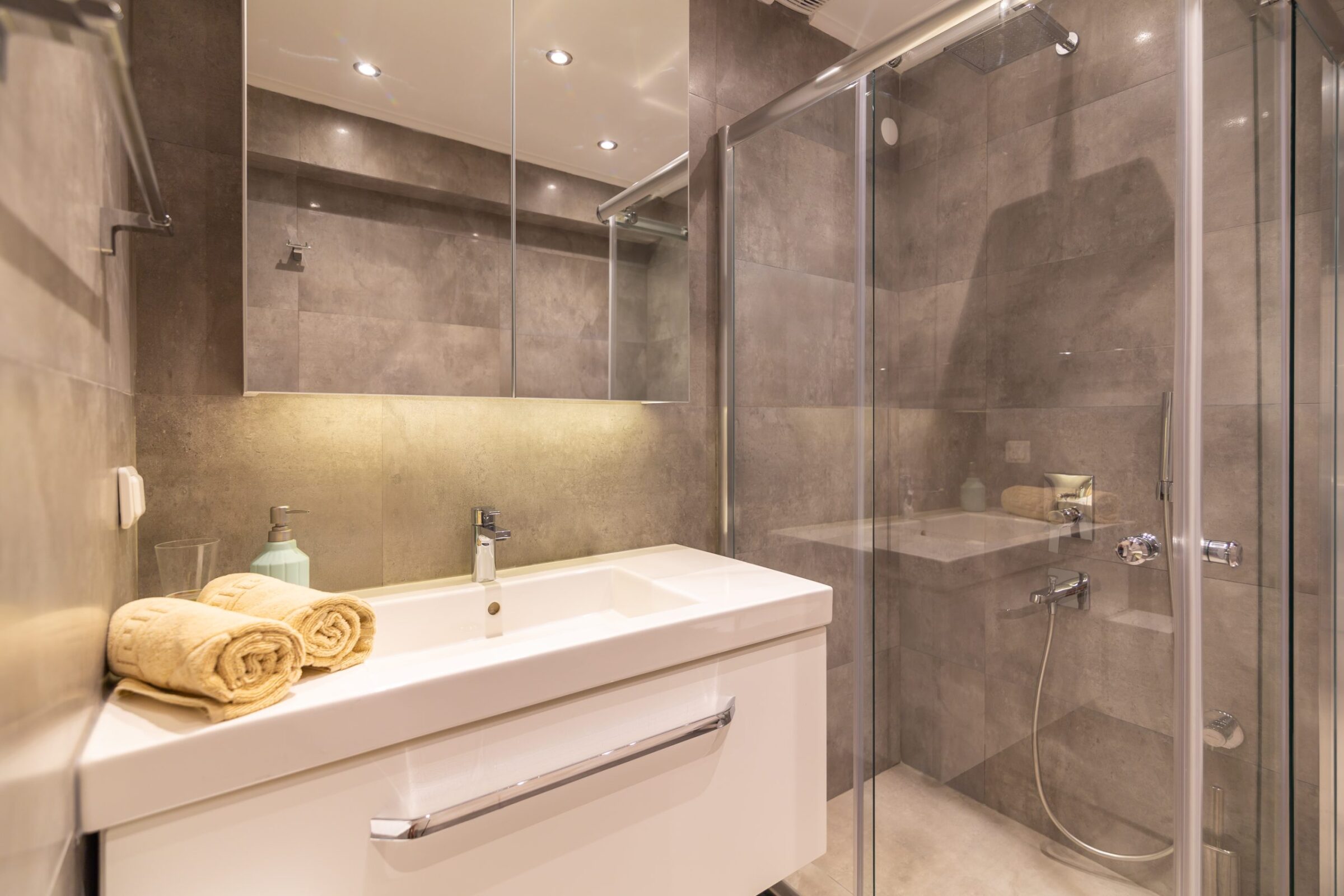 Luxury villa holiday in Turkey at villa Yesil Ev—bathroom