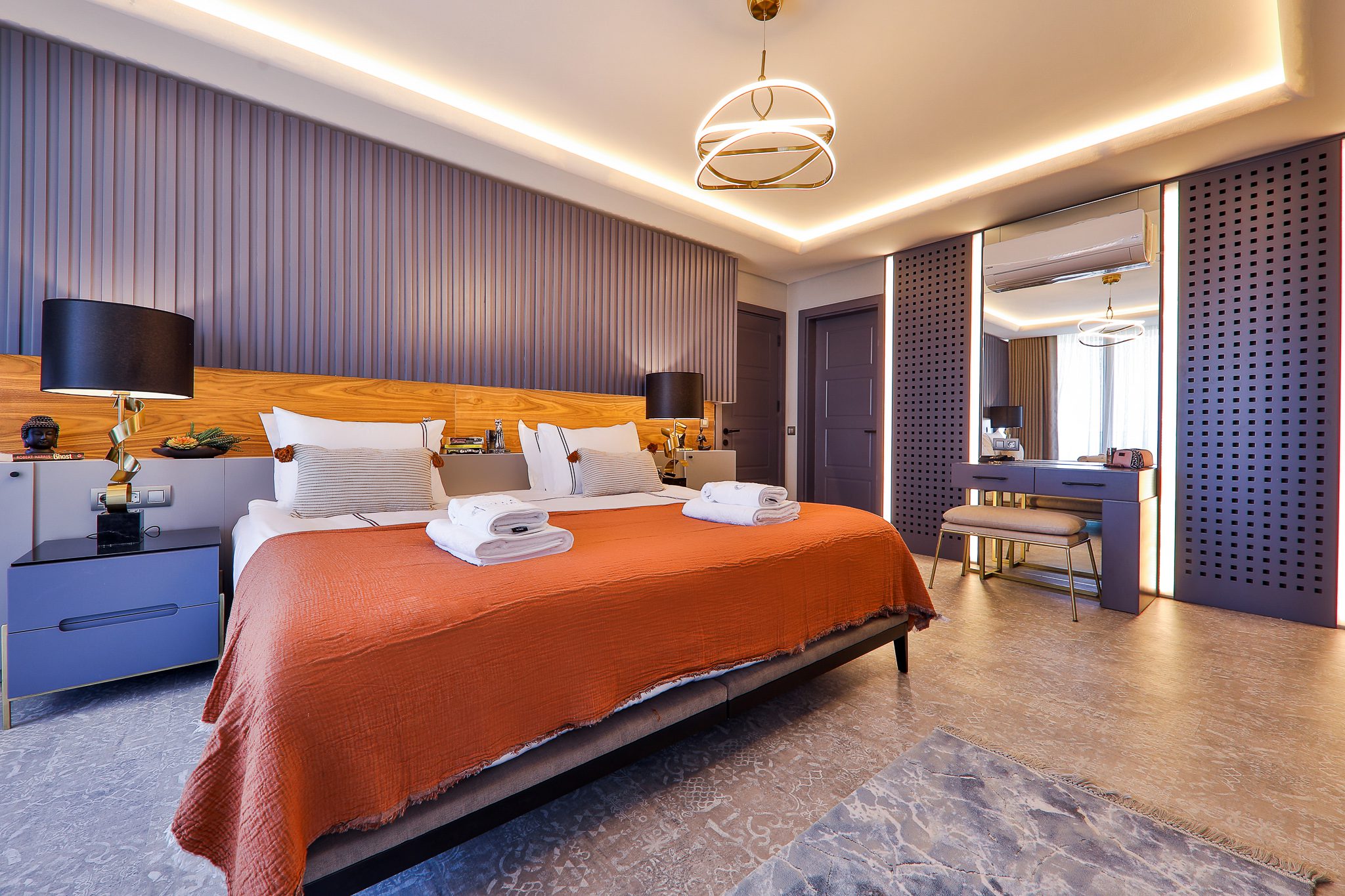Double bedroom and bathroom in Villa Sandie, villas to rent in Kalkan, Turkey