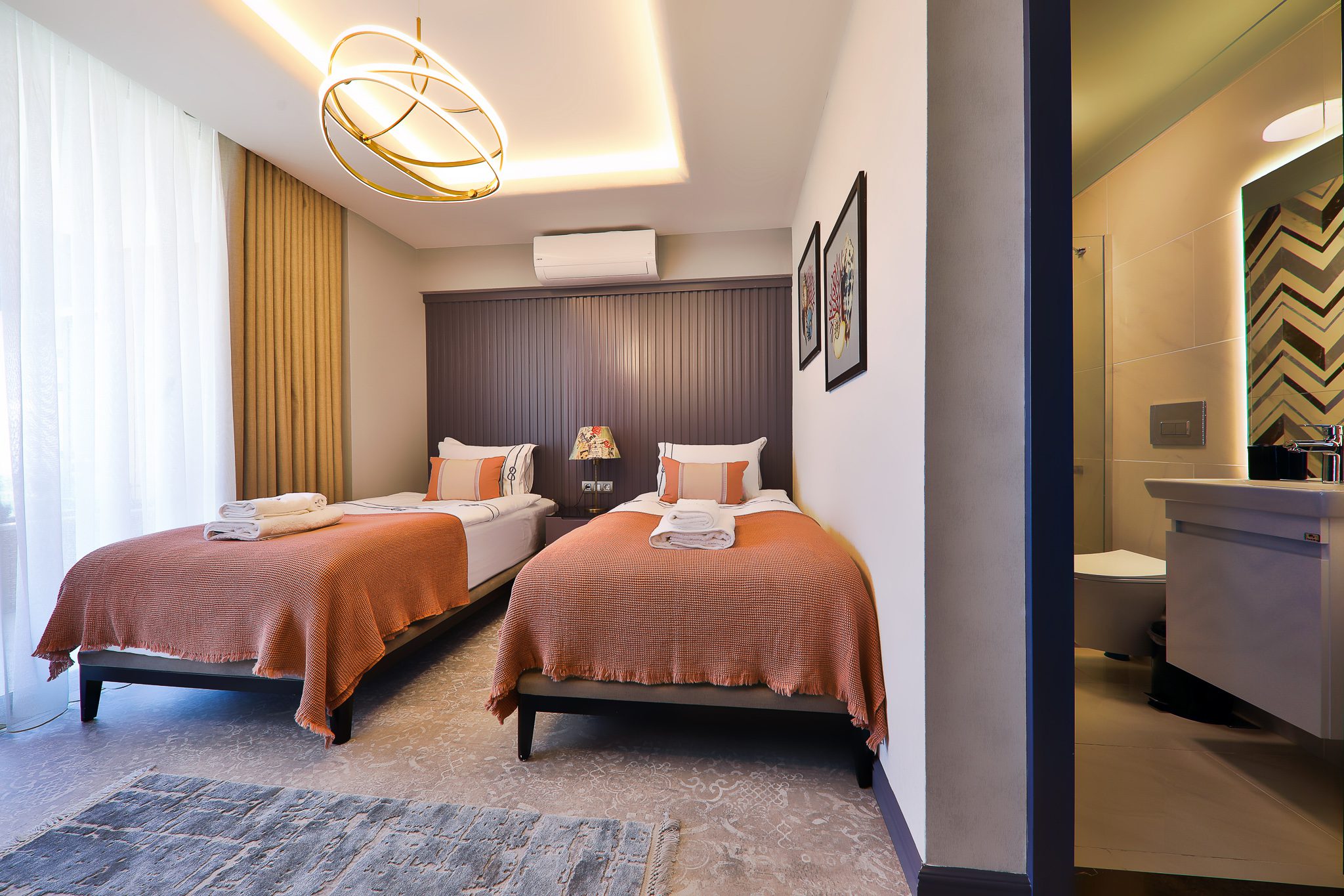 Twin room and bathroom in Villa Sandie, villas to rent in Kalkan, Turkey
