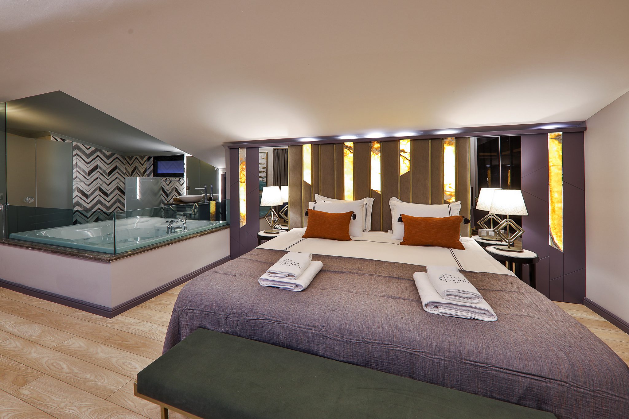 Double bedroom and bathroom in Villa Sandie, villas to rent in Kalkan, Turkey
