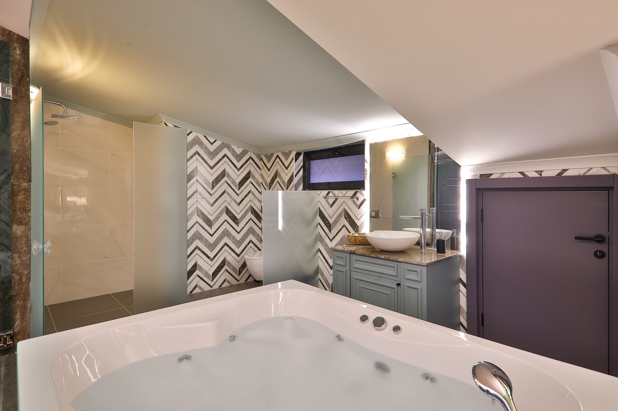 Large bathroom in Villa Sandie, villas to rent in Kalkan, Turkey