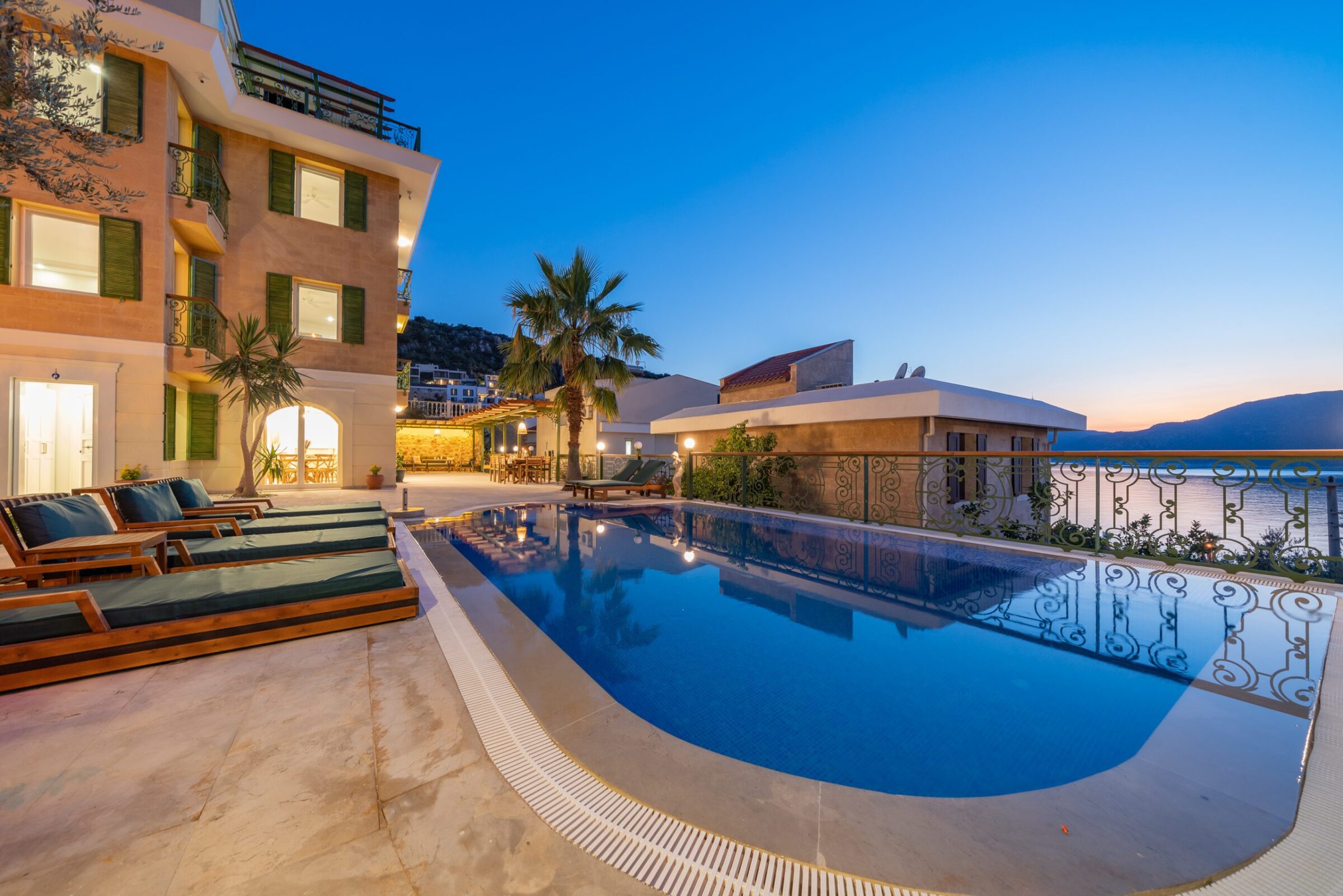 Outdoor pool and sun loungers in Villa Grande, villas to rent in Kalkan, Turkey