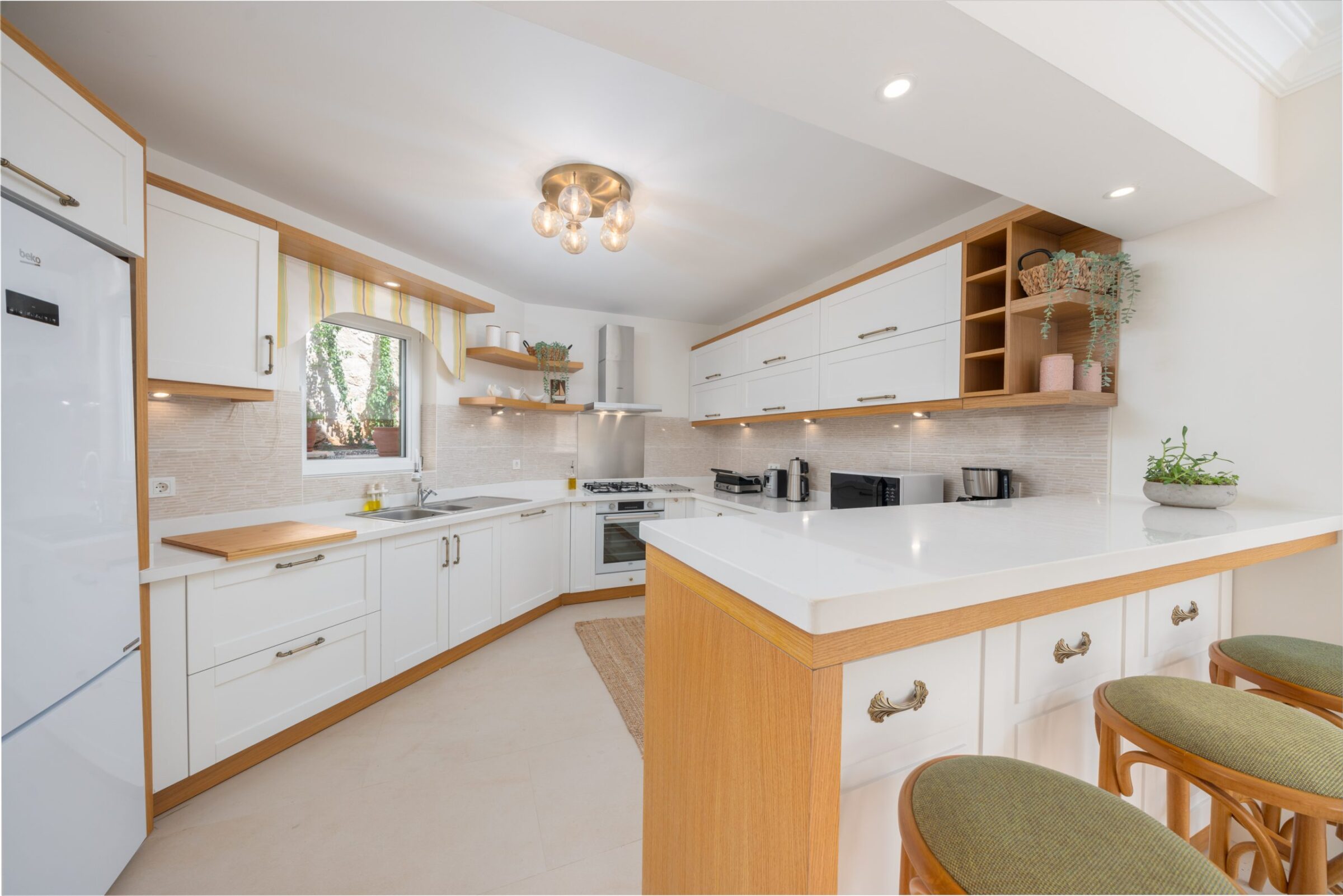 Kitchen and breakfast bar in Villa Grande, villas to rent in Kalkan, Turkey