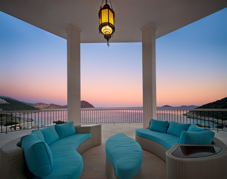 Outdoor seating area in Korsan Kuzey Guney, villa to rent in Turkey