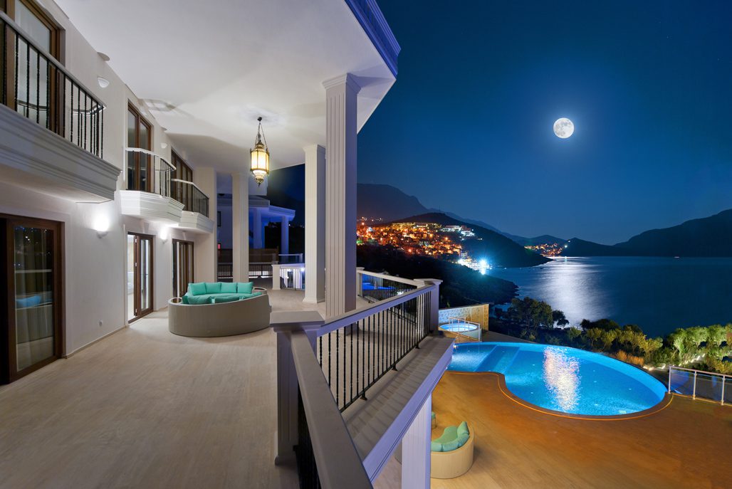 Garden of Korsan Kuzey Guney at night, villa to rent in Turkey