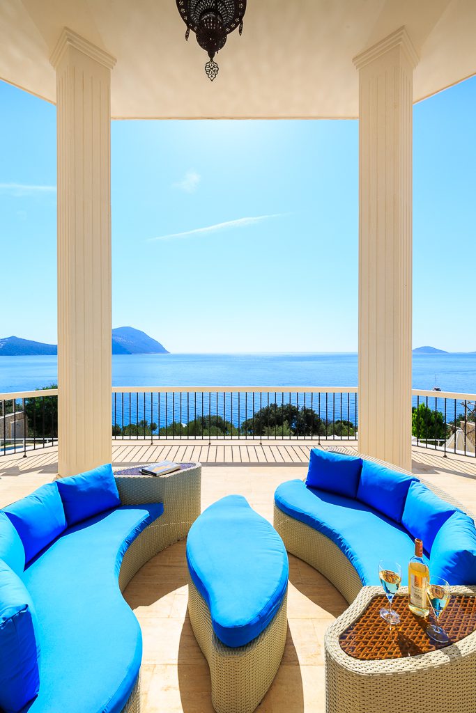 Outdoor seating area in Korsan Kuzey Guney, villa to rent in Turkey