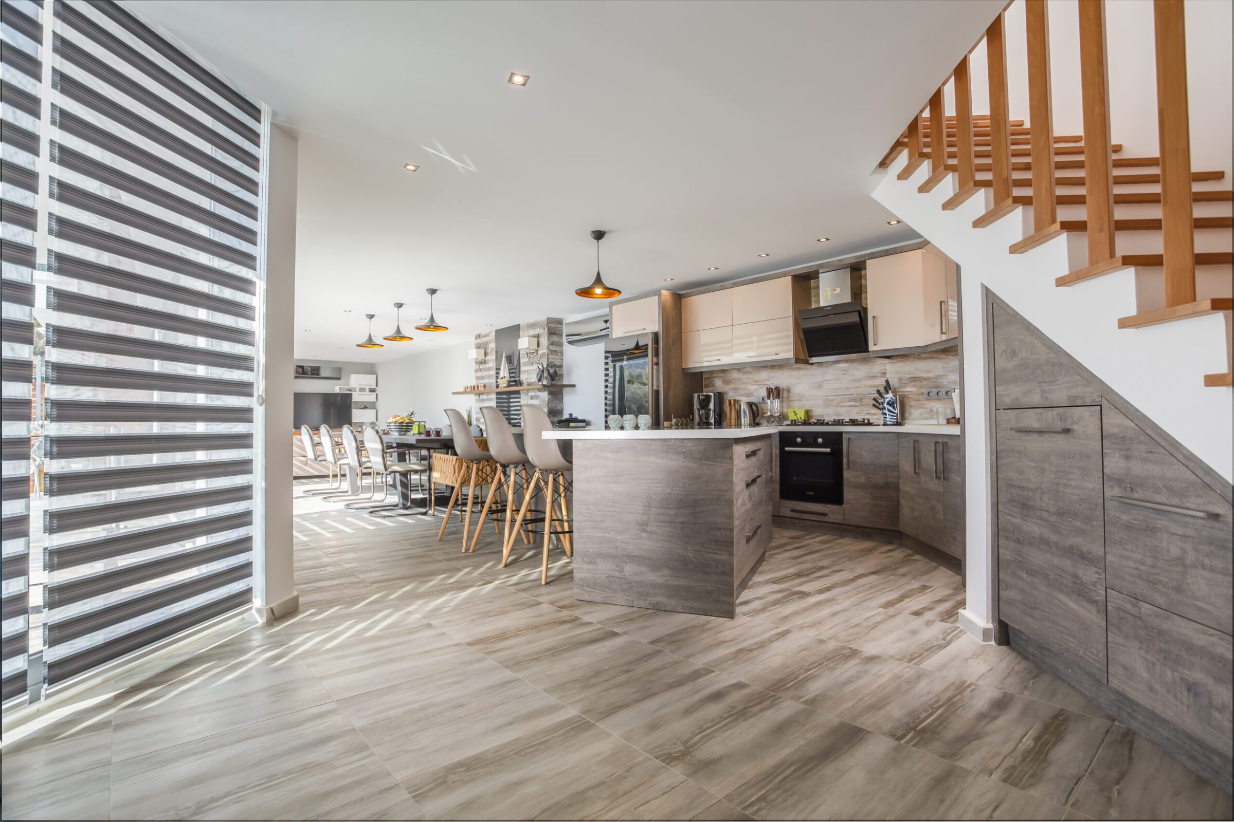 Open-planned kitchen and dining area in Villa Poyraz, villa holidays in Kalkan, Turkey