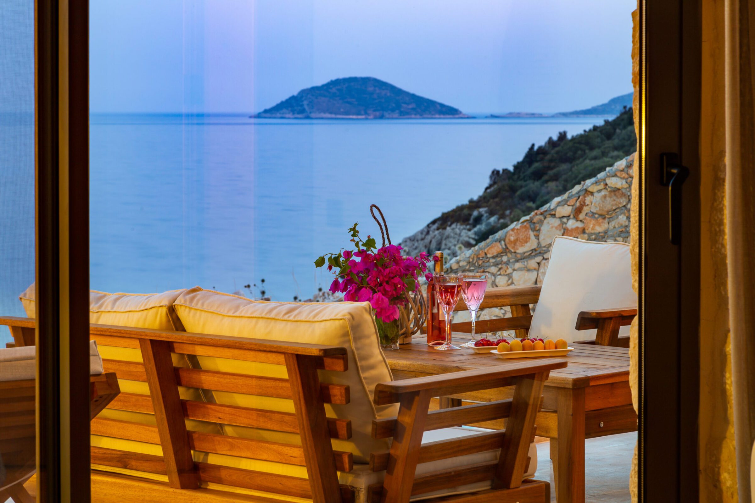 Outdoor dining area in Villa Water Edge 3, villa holidays in Kalkan, Turkey