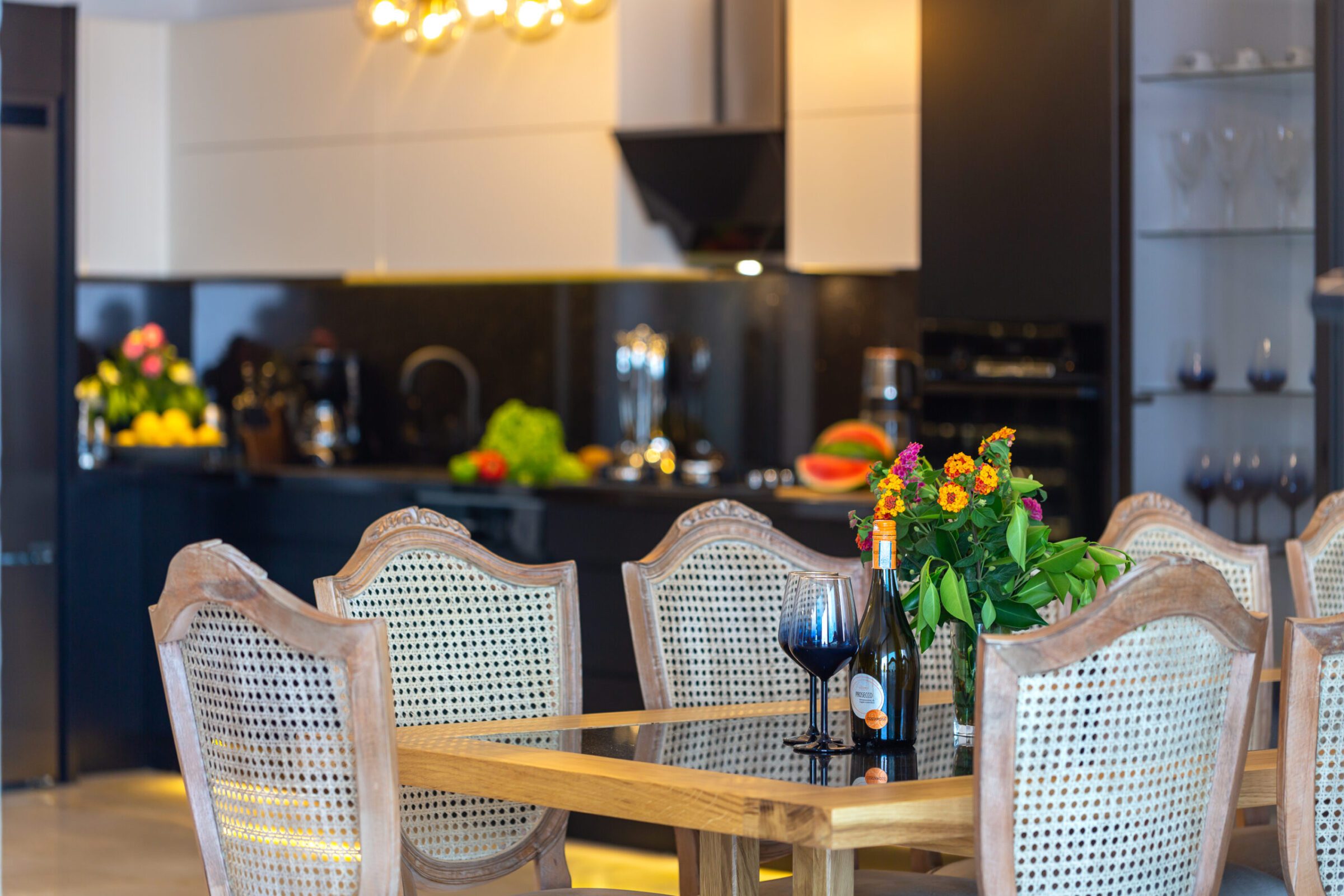 Kitchen and dining table in Villa Water Edge 1, villas to rent in Kalkan, Turkey