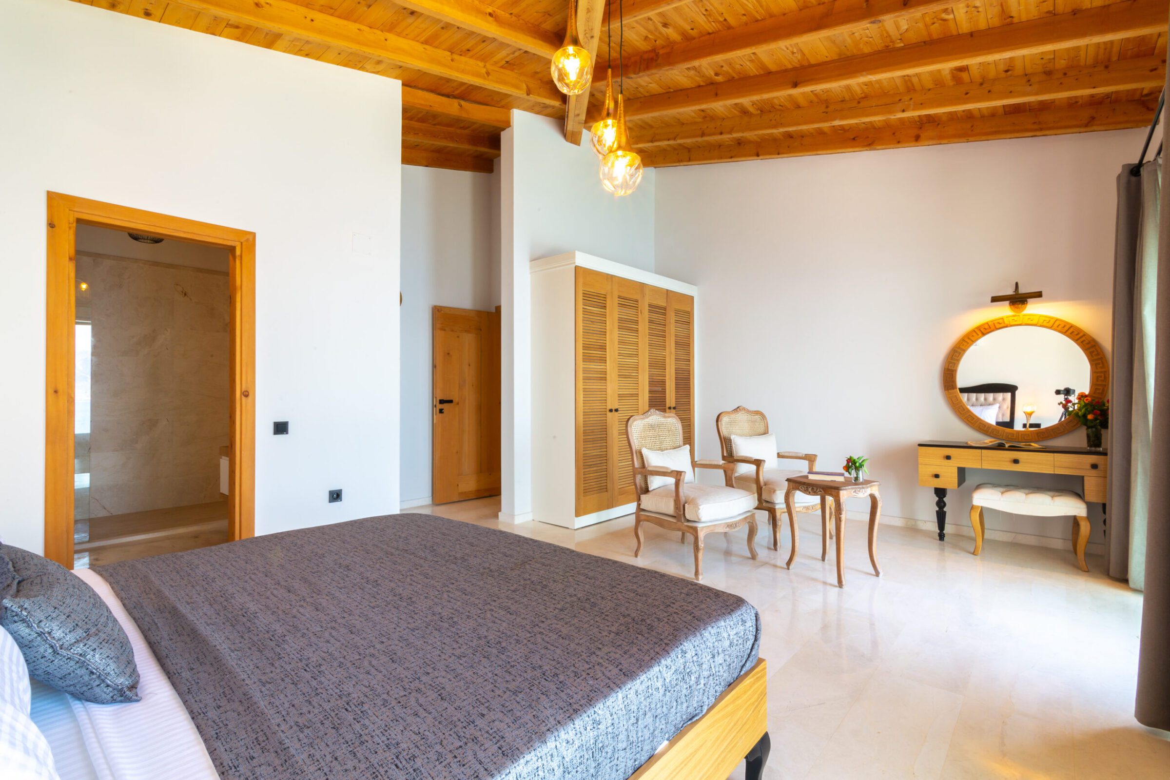 Spacious double bedroom and bathroom in Villa Water Edge 1, villas to rent in Kalkan, Turkey