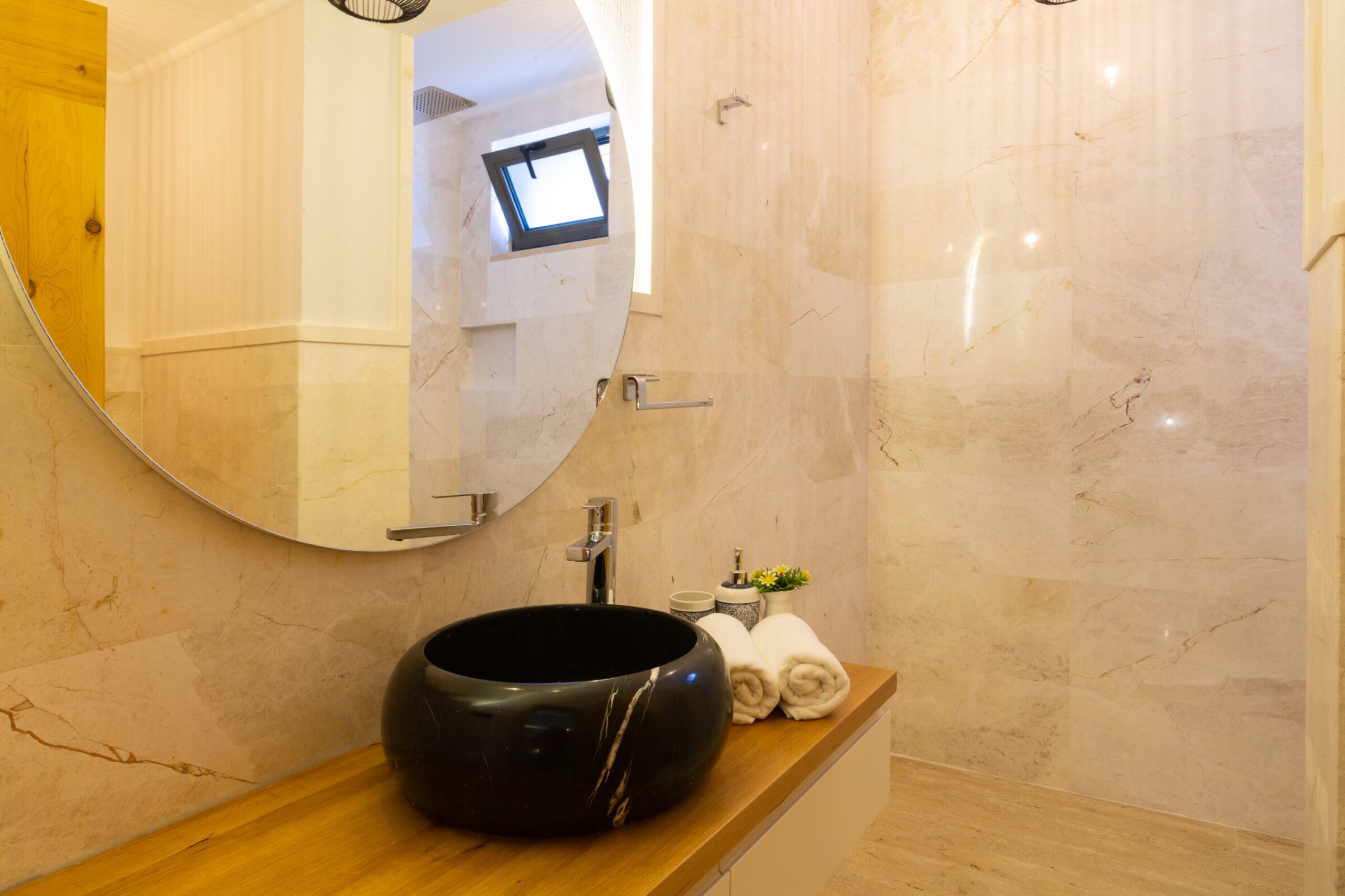 Bathroom in Villa Water Edge 1, villas to rent in Kalkan, Turkey