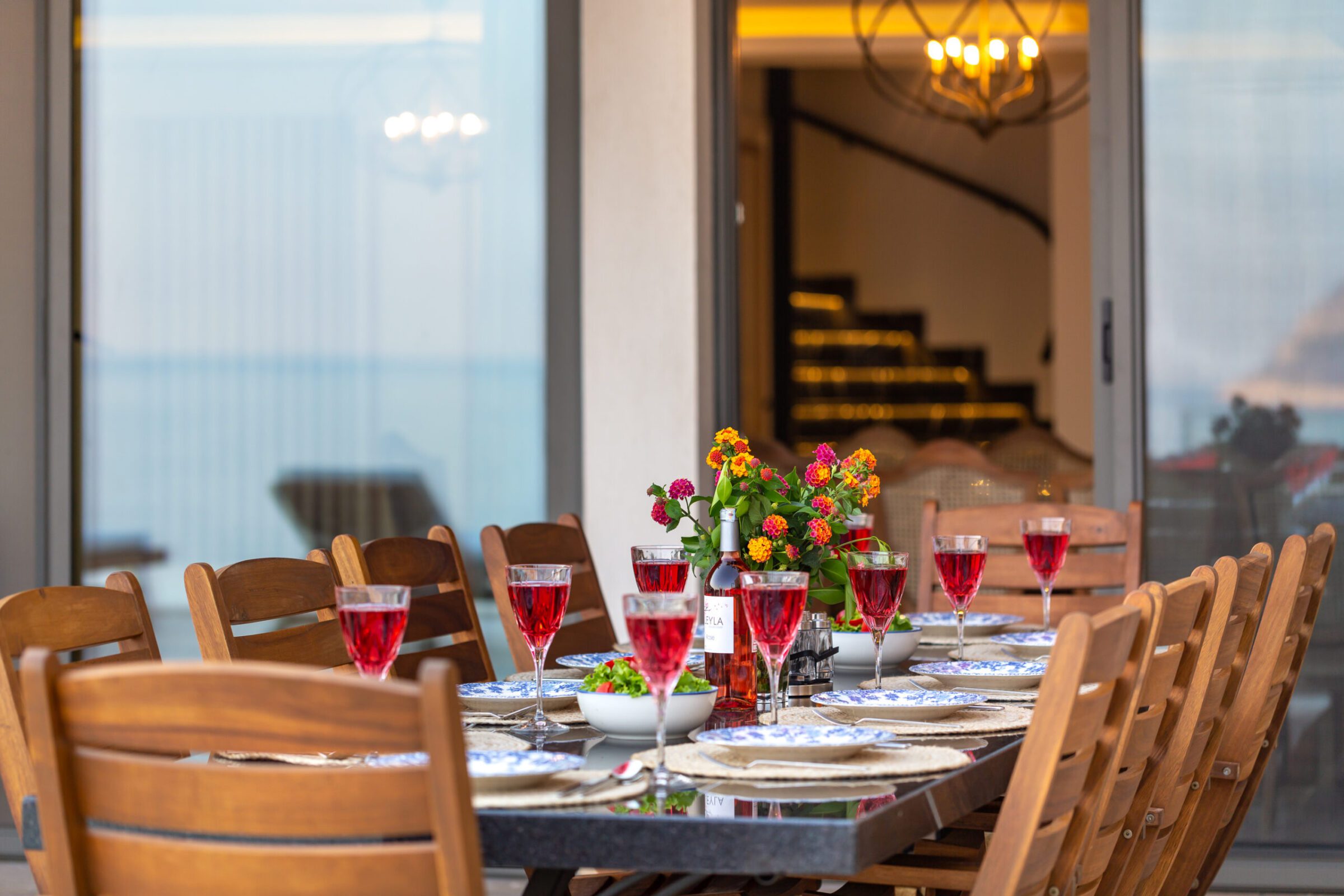 Outdoor dining table in Villa Water Edge 1, villas to rent in Kalkan, Turkey