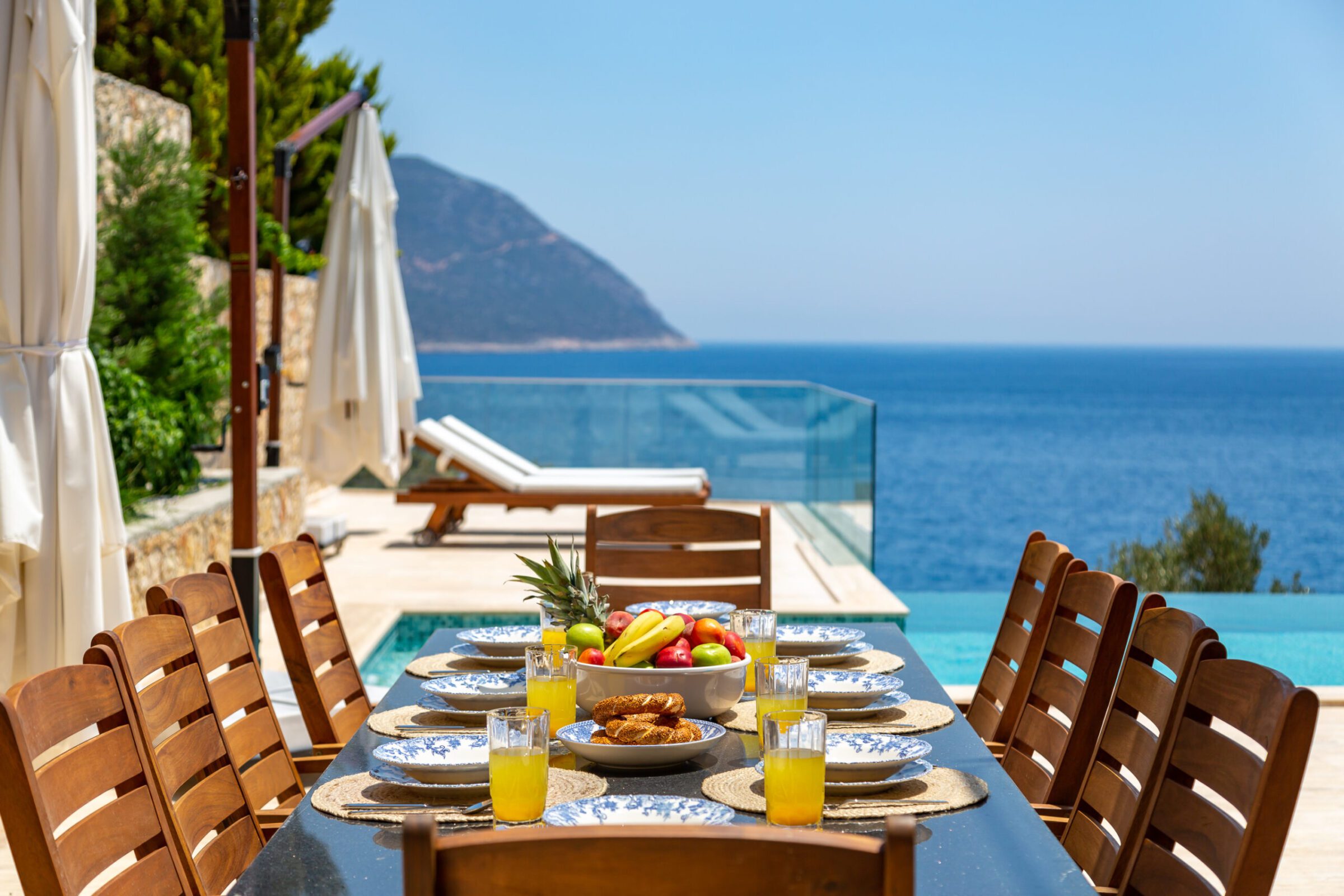 Outdoor dining area at Villa Water Edge 2, villas to rent in Kalkan, Turkey