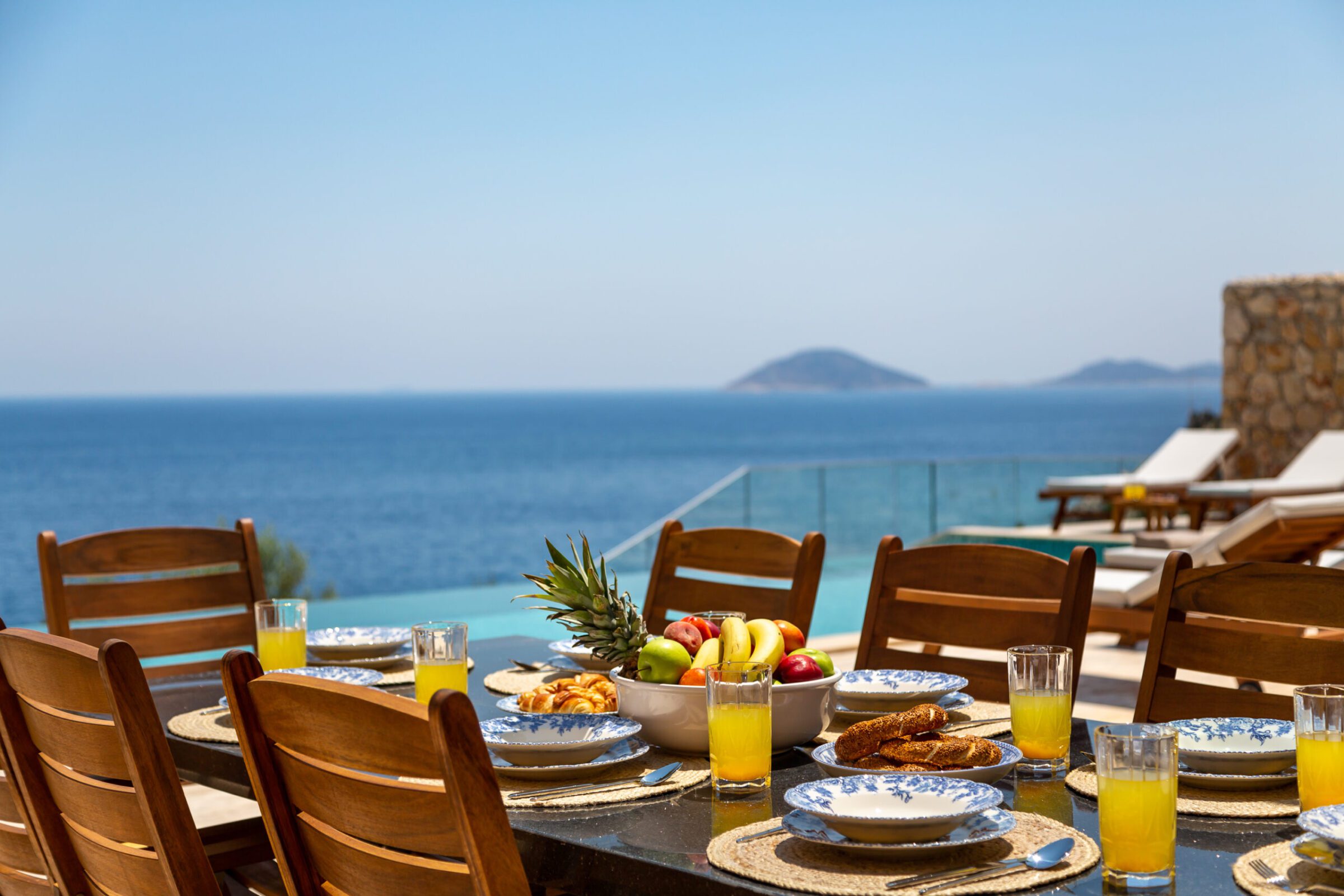 Outdoor dining area at Villa Water Edge 2, villas to rent in Kalkan, Turkey