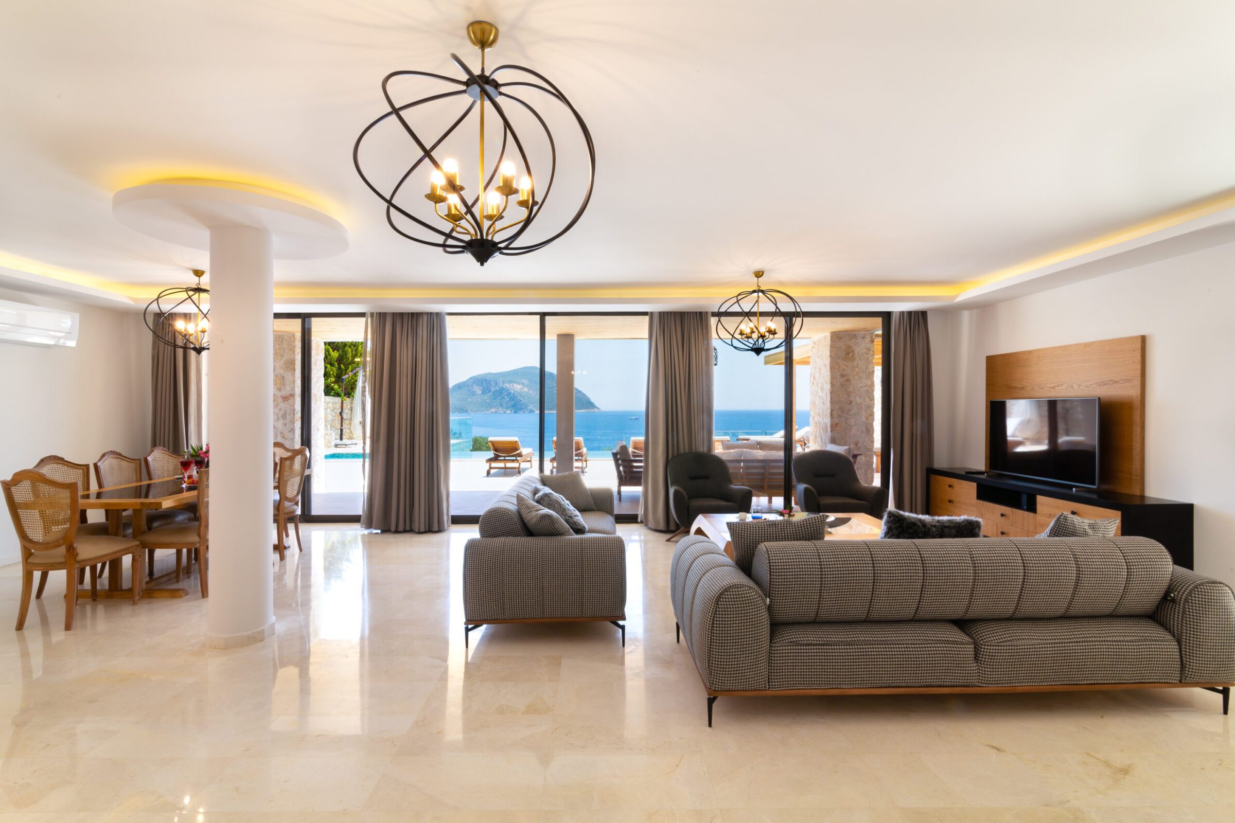 Open-planned kitchen and lounge in Villa Water Edge 2, villas to rent in Kalkan, Turkey