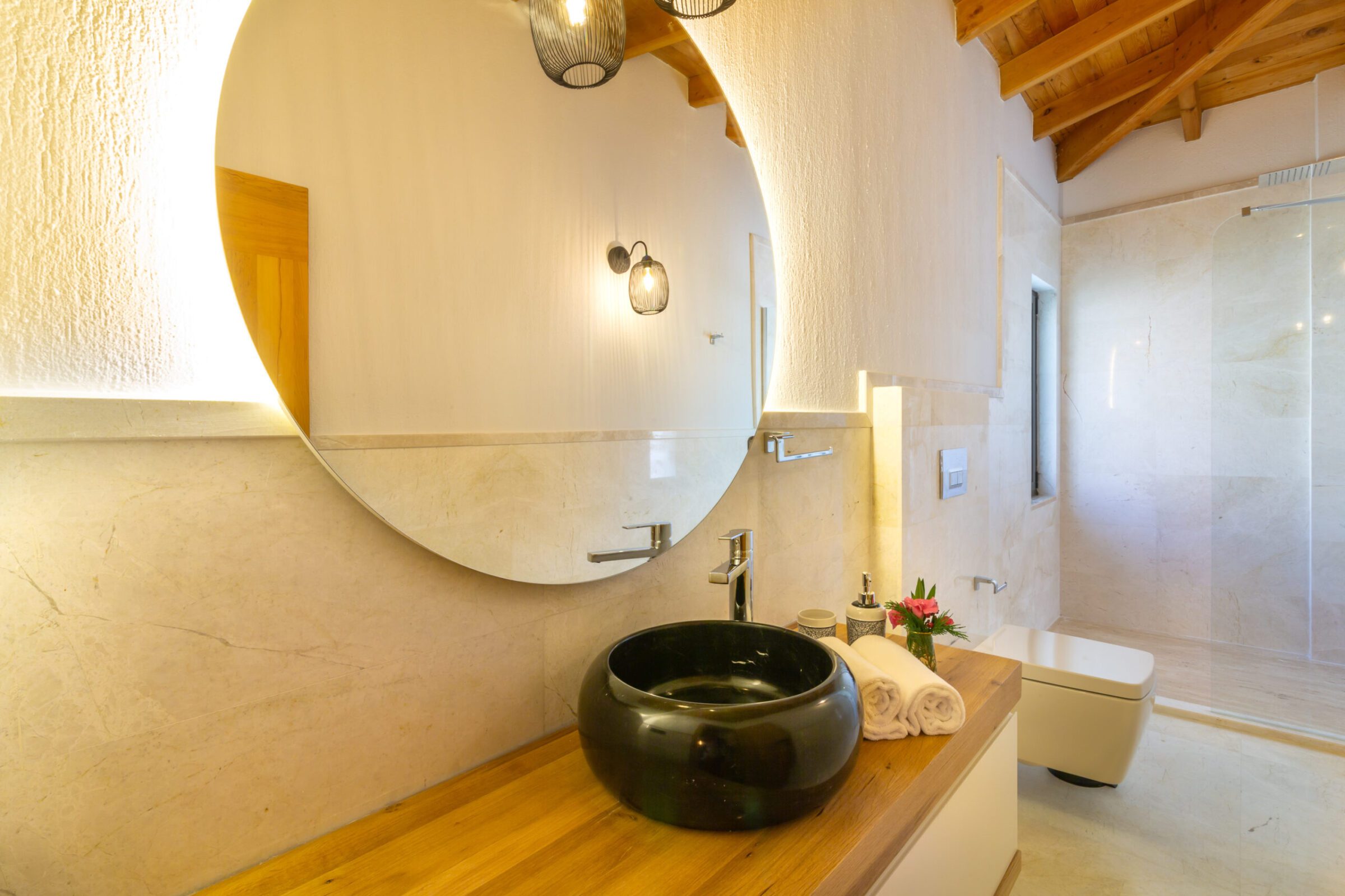 Luxurious bathroom in Villa Water Edge 2, villas to rent in Kalkan, Turkey