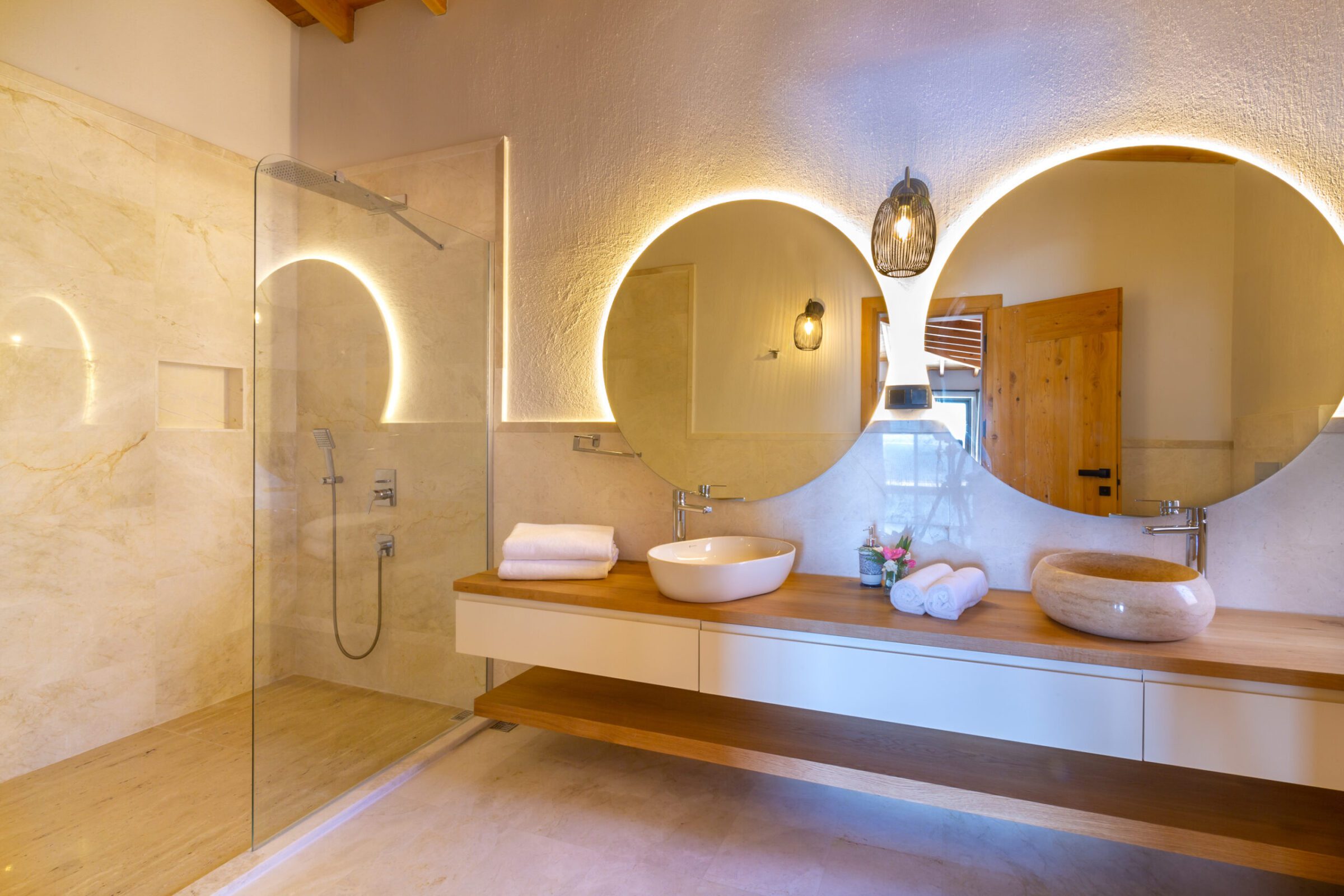 Double bathroom in Villa Water Edge 2, villas to rent in Kalkan, Turkey
