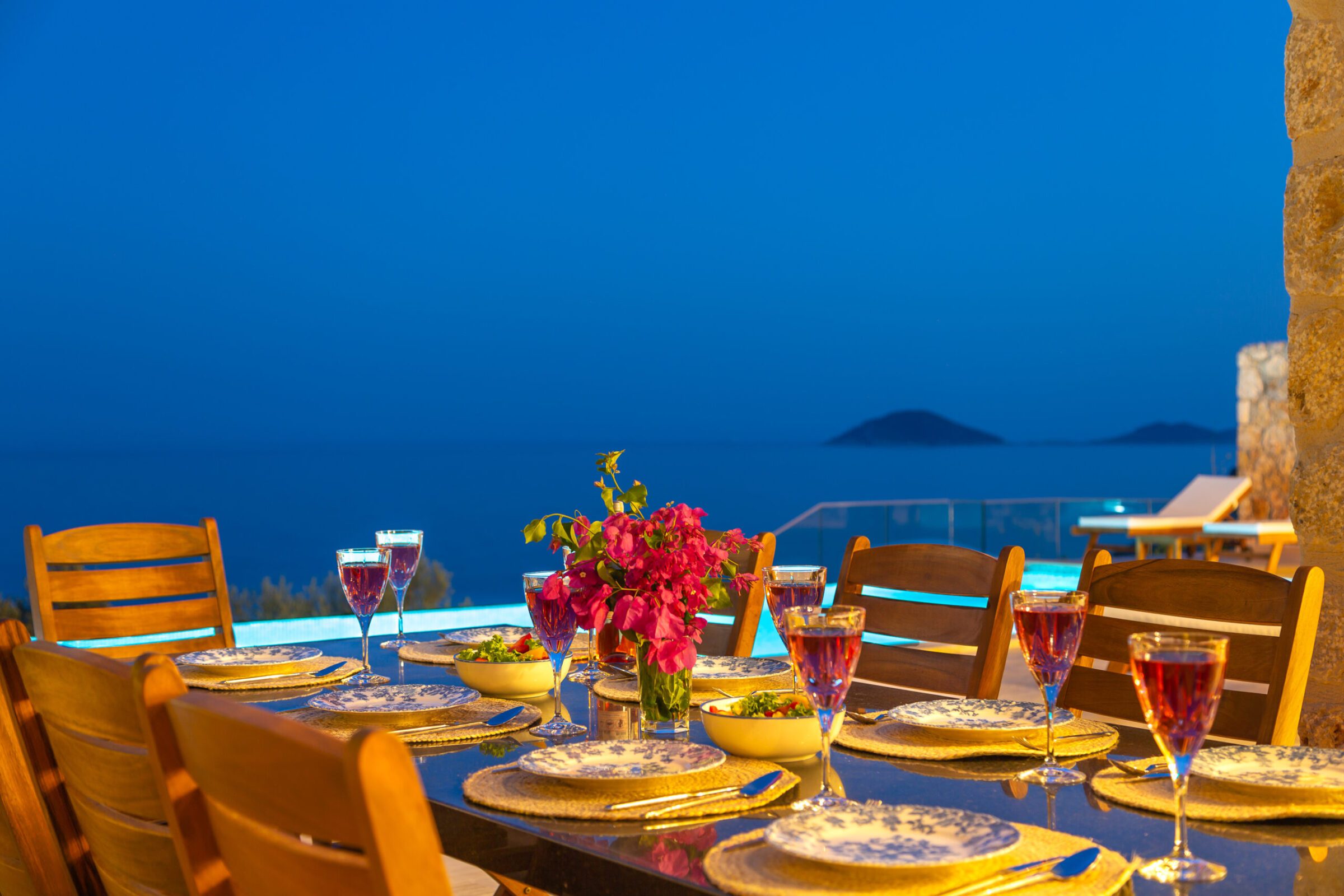 Outdoor dining area in Villa Water Edge 2, villas to rent in Kalkan, Turkey