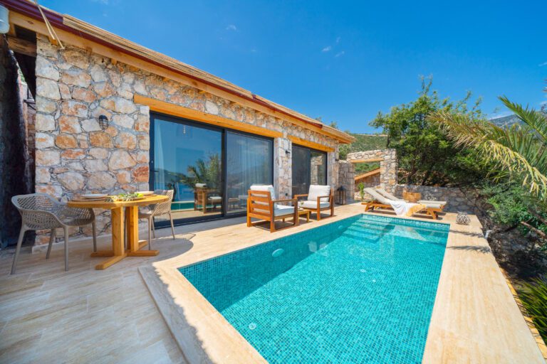 Outdoor pool in Villa Water's Edge 5, villas to rent in Kalkan, Turkey