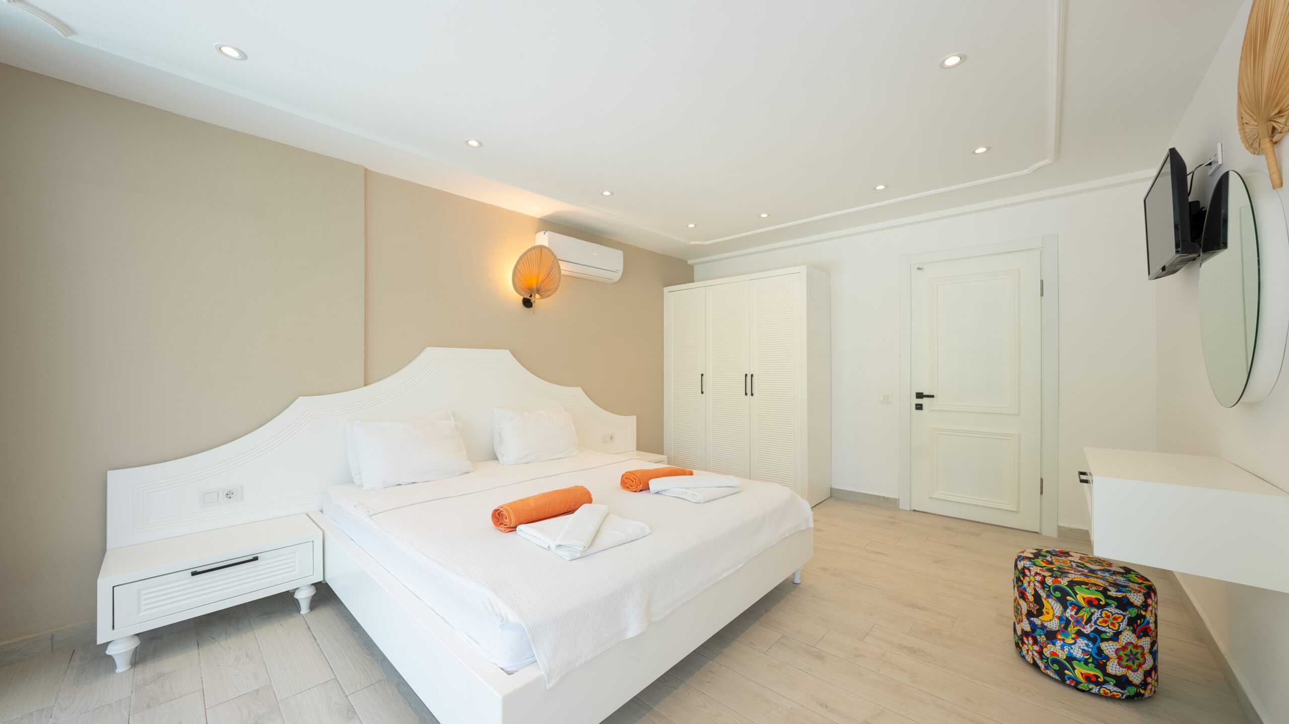 Double bedroom with bathroom in Villa Orange, villas to rent in Kalkan, Turkey