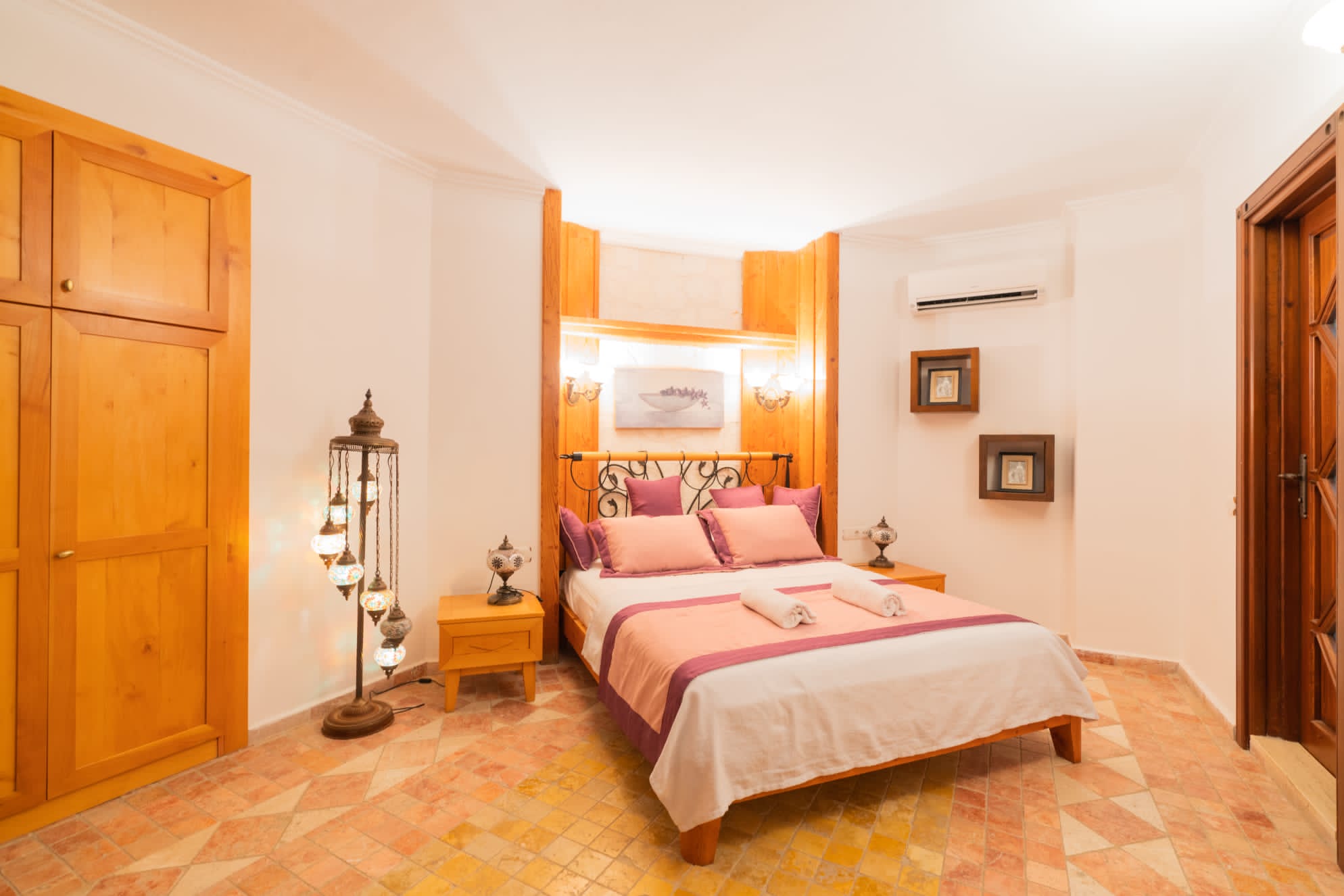Double bedroom with bathroom in Villa Salice, villa holidays in Kalkan, Turkey
