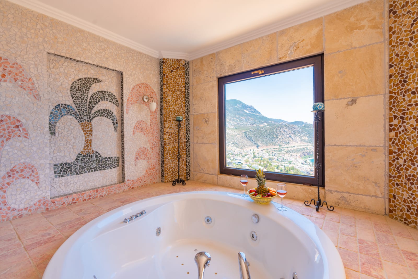Large bath in Villa Salice, villa holidays in Kalkan, Turkey