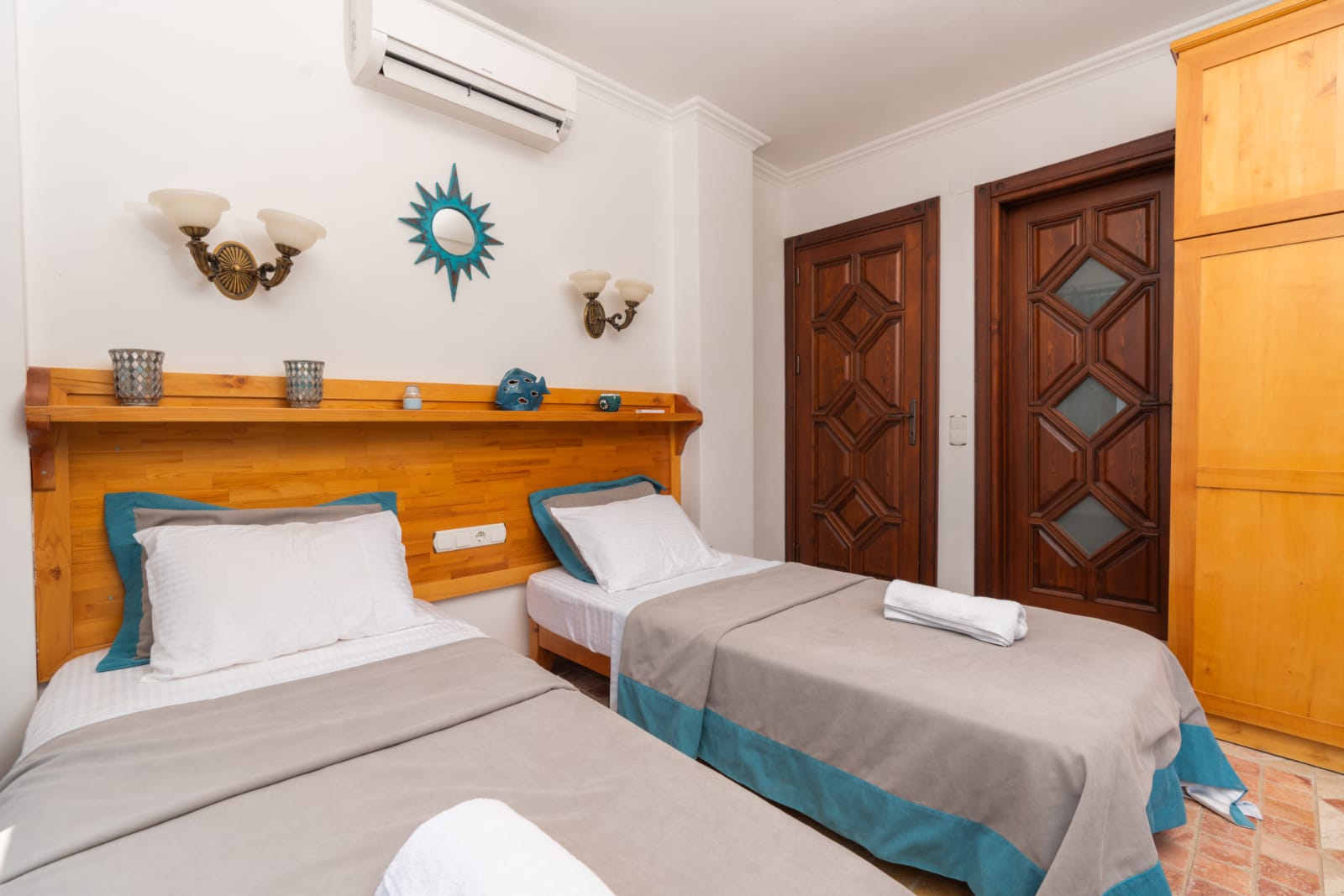 Twin bedroom and bathroom in Villa Salice, villa holidays in Kalkan, Turkey