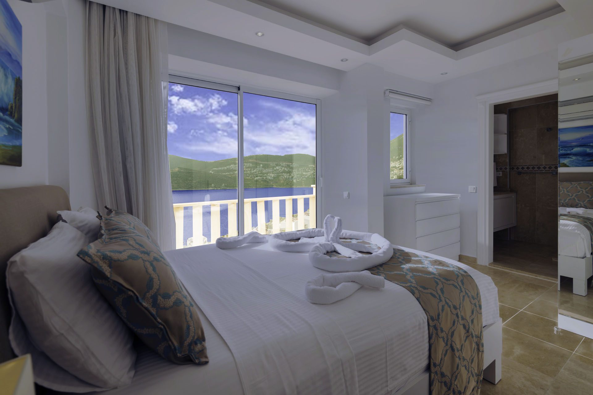 Double bedroom and bathroom with balcony in Villa Ketchy, villas to rent in Kalkan, Turkey