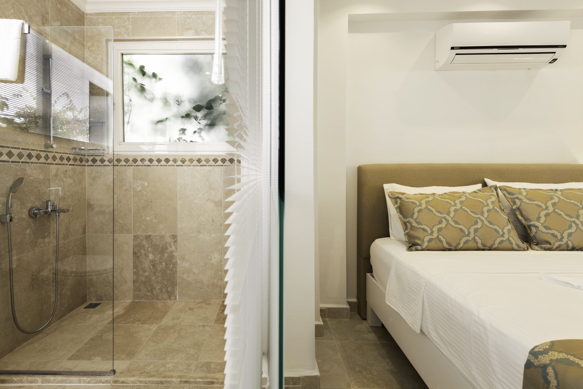 Double bedroom with bathroom in Villa Ketchy, villas to rent in Kalkan, Turkey