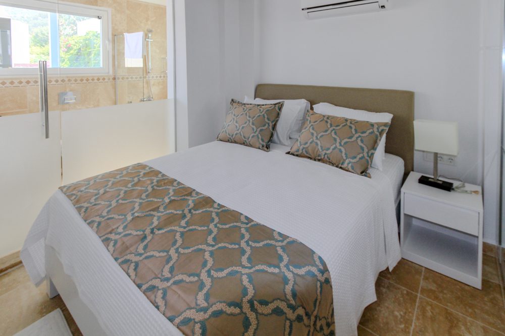 Double bedroom with bathroom in Villa Ketchy, villas to rent in Kalkan, Turkey