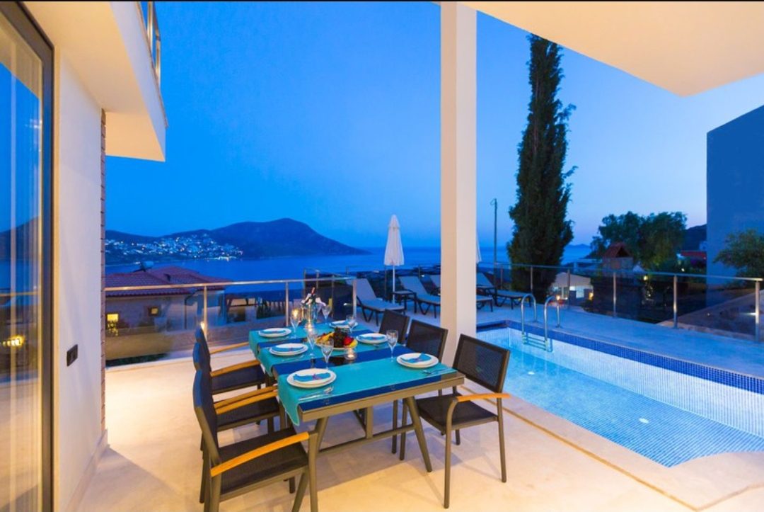 Outdoor dining area in Zenato Apartment, villas to rent in Kalkan, Turkey