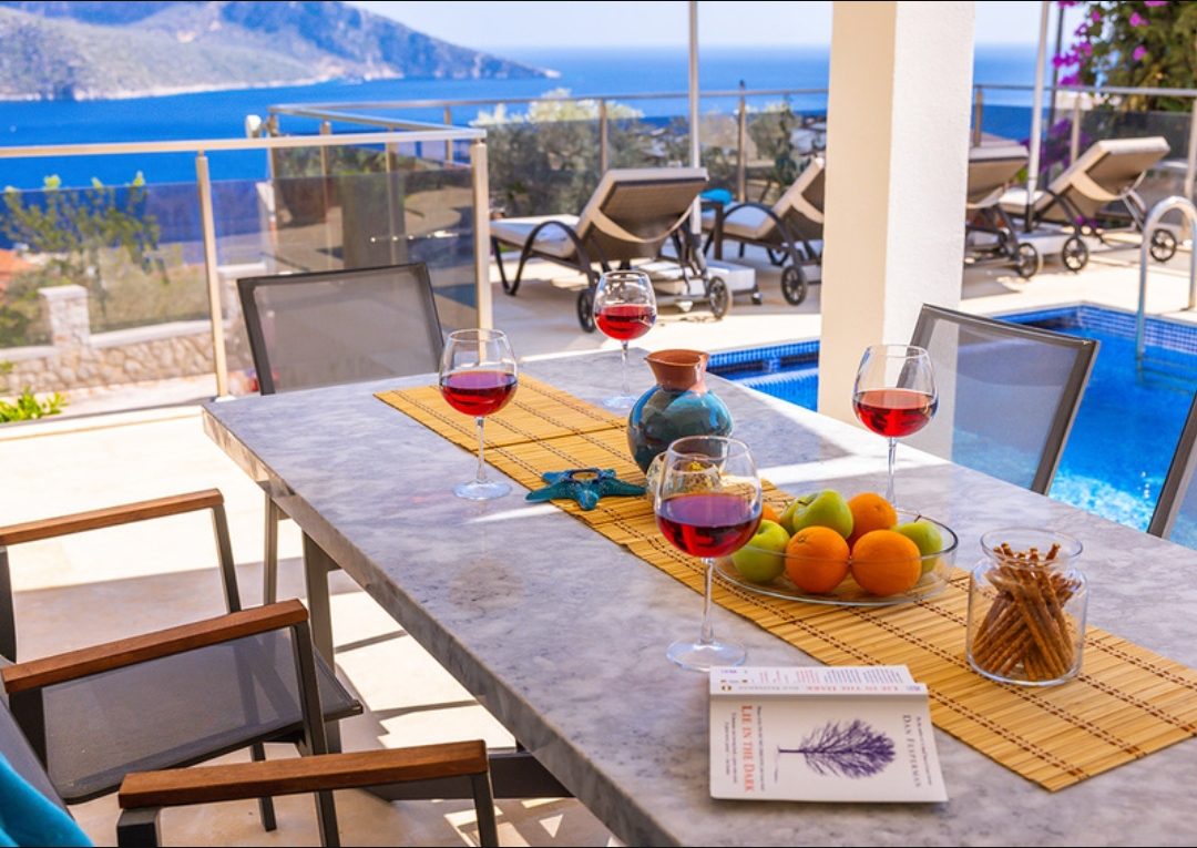Outdoor dining area at Zenato Apartment, villas to rent in Kalkan, Turkey