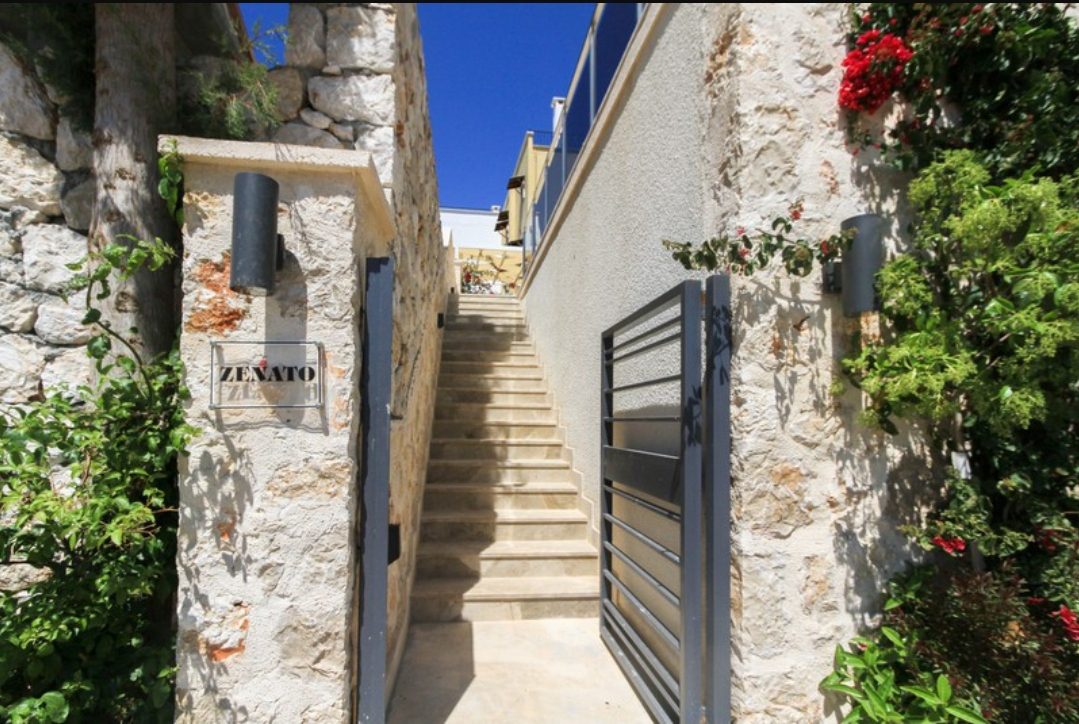 Entrance to Zenato Apartment, villas to rent in Kalkan, Turkey