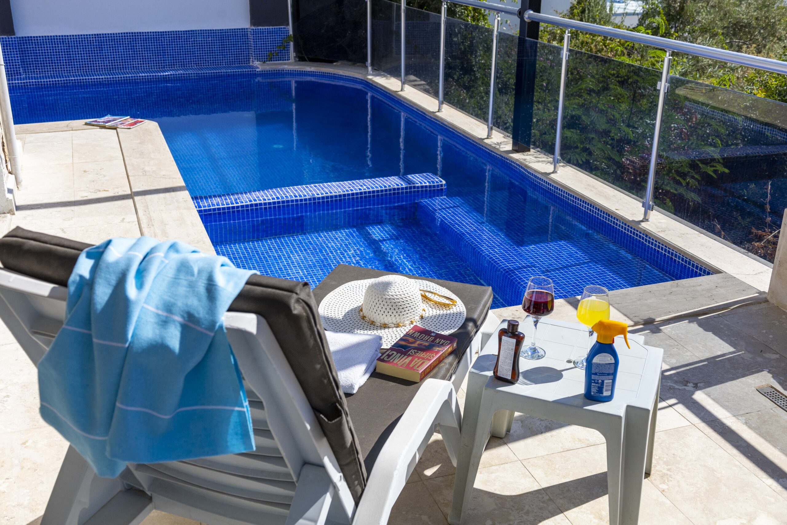 Outdoor pool and sun loungers in Villa Happy, villa holiday in Kalkan, Turkey