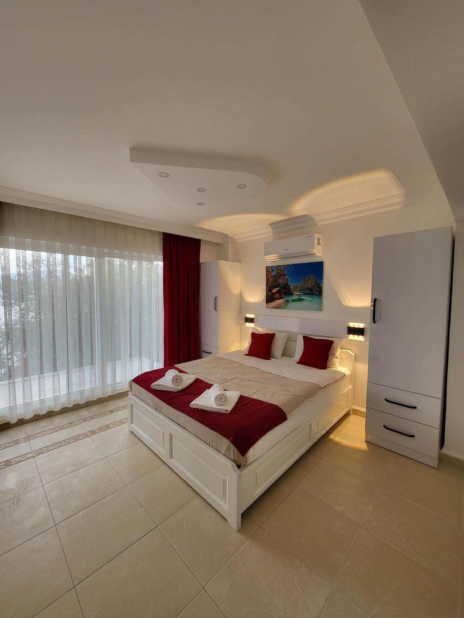Double bedroom and balcony in Villa Happy, villa holiday in Kalkan, Turkey