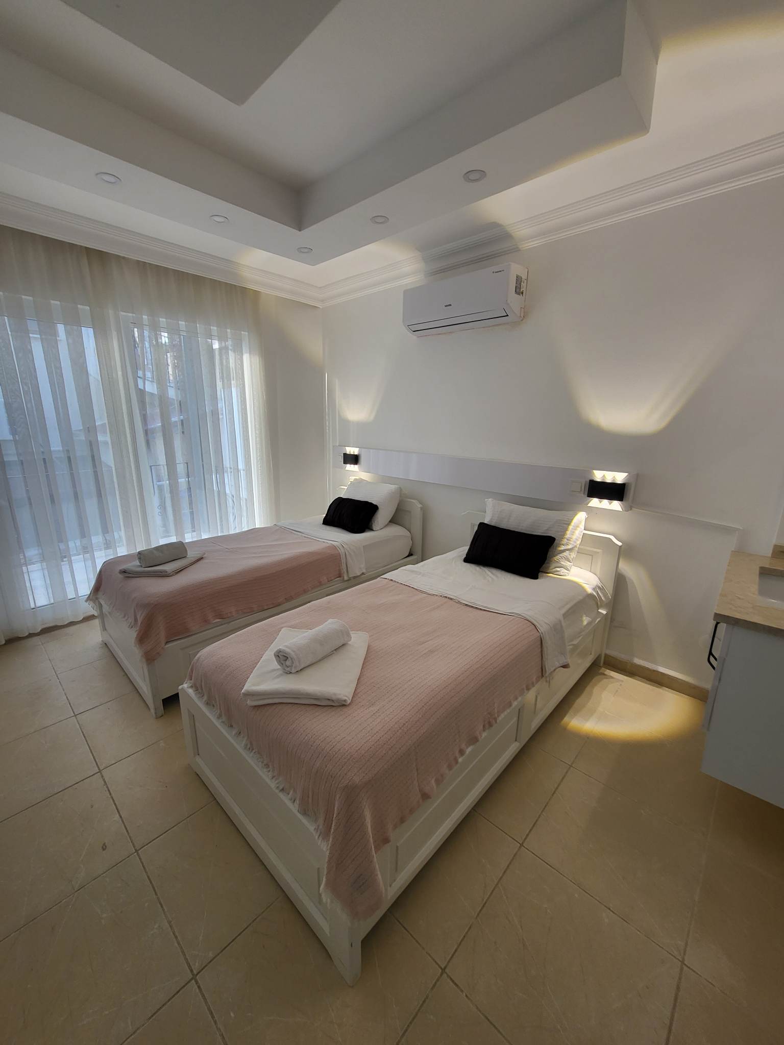 Twin bedroom in Villa Happy, villa holiday in Kalkan, Turkey