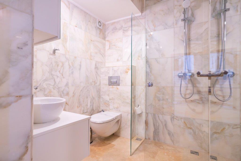 Large bathroom in Amore Apartment, holidays in Kalkan, Turkey
