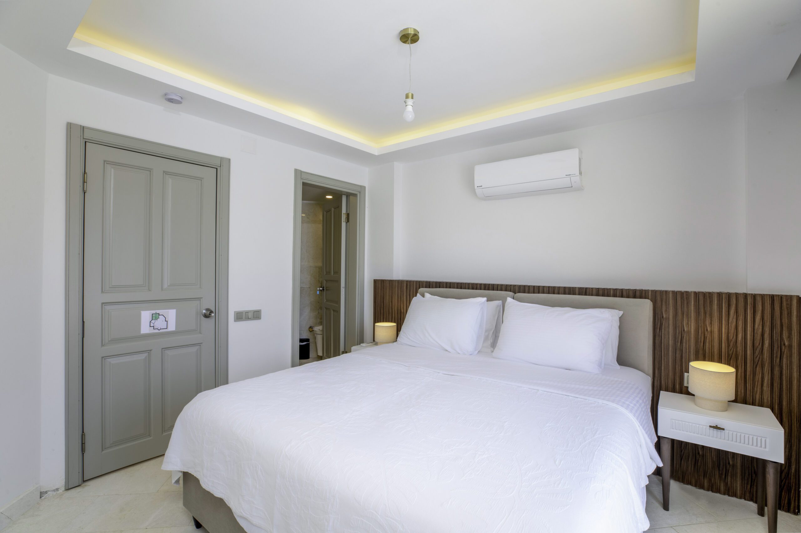 Double bedroom with bathroom in Villa Bahce, villas to rent in Kalkan, Turkey