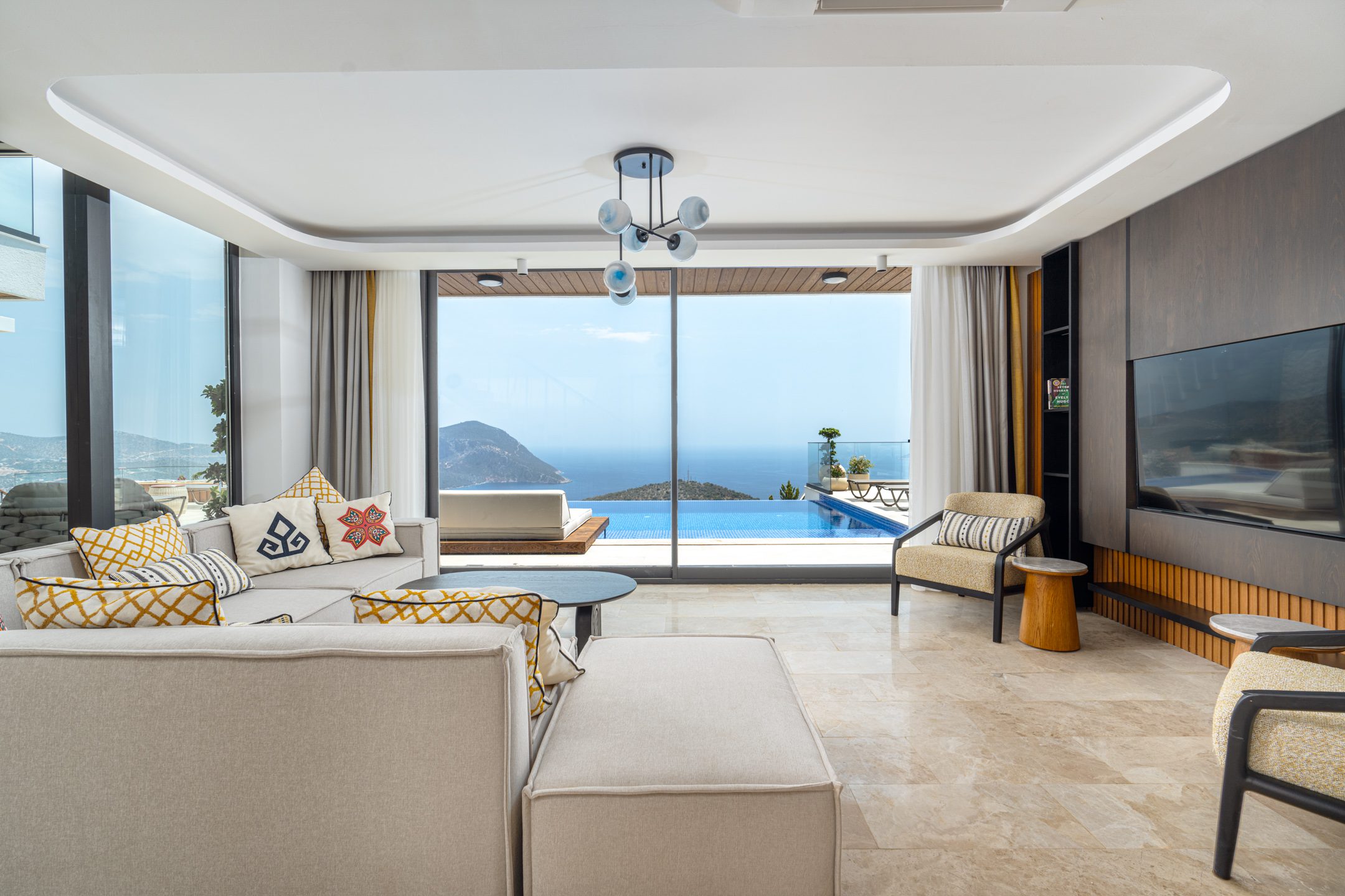 Spacious lounge with garden access in Villa Anatolia 3, villas to rent in Kalkan, Turkey