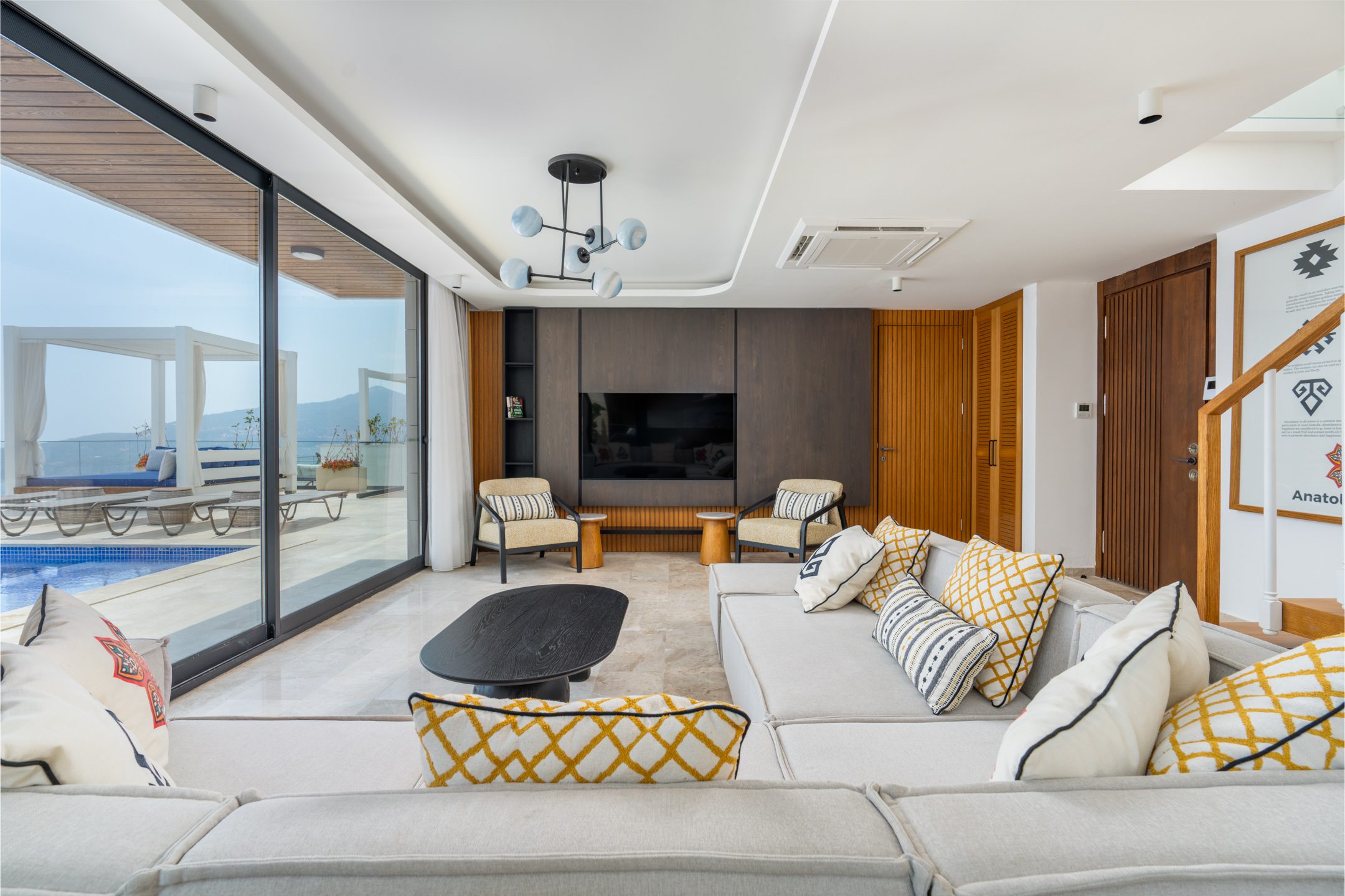 Spacious lounge with garden access in Villa Anatolia 3, villas to rent in Kalkan, Turkey