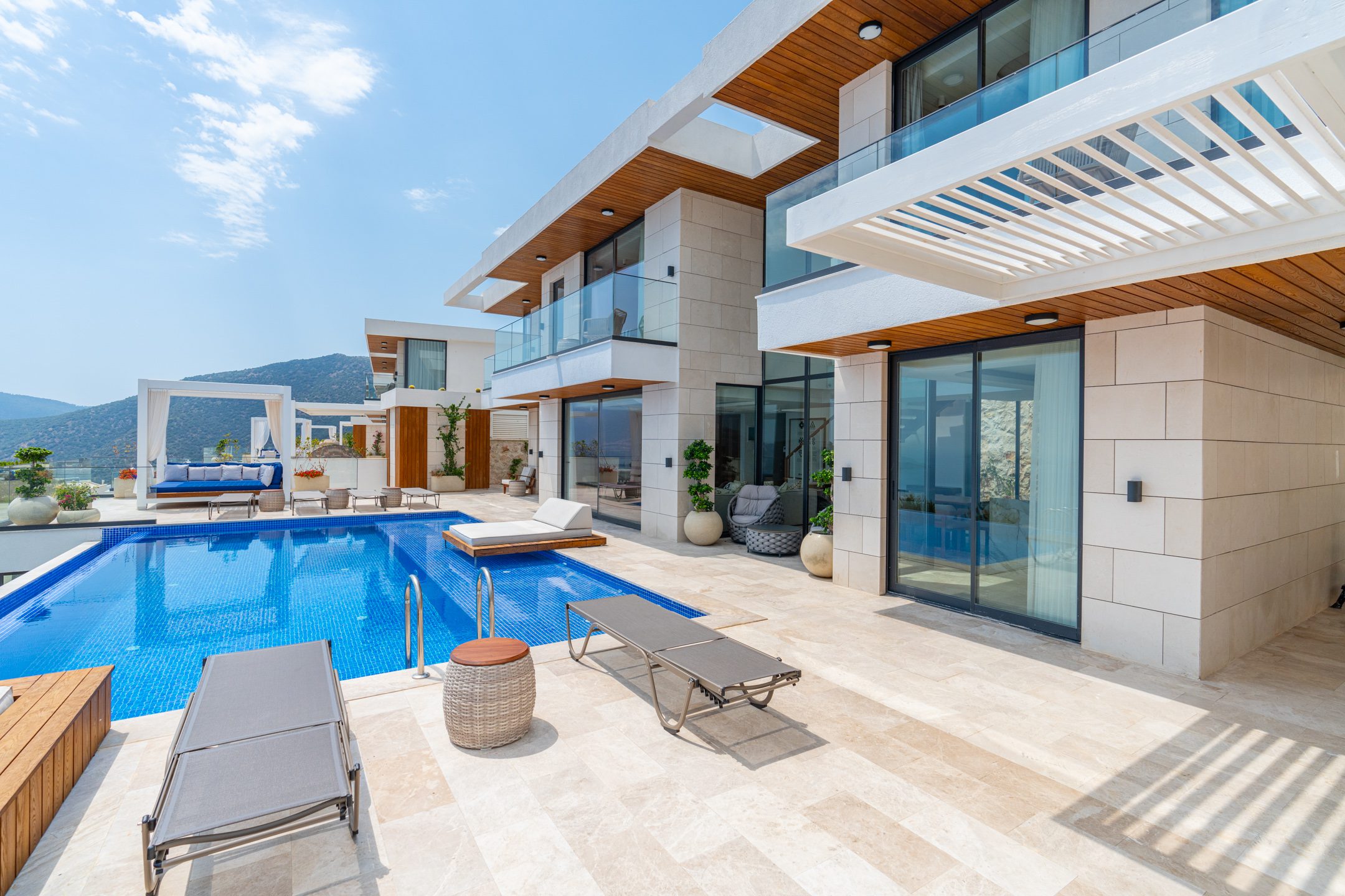 Outdoor infinity pool and sun loungers in Villa Anatolia 3, villas to rent in Kalkan, Turkey